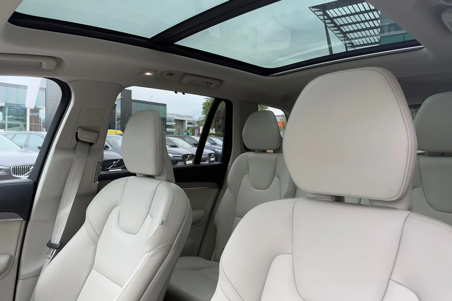 Volvo XC90 thumbnail image number 30