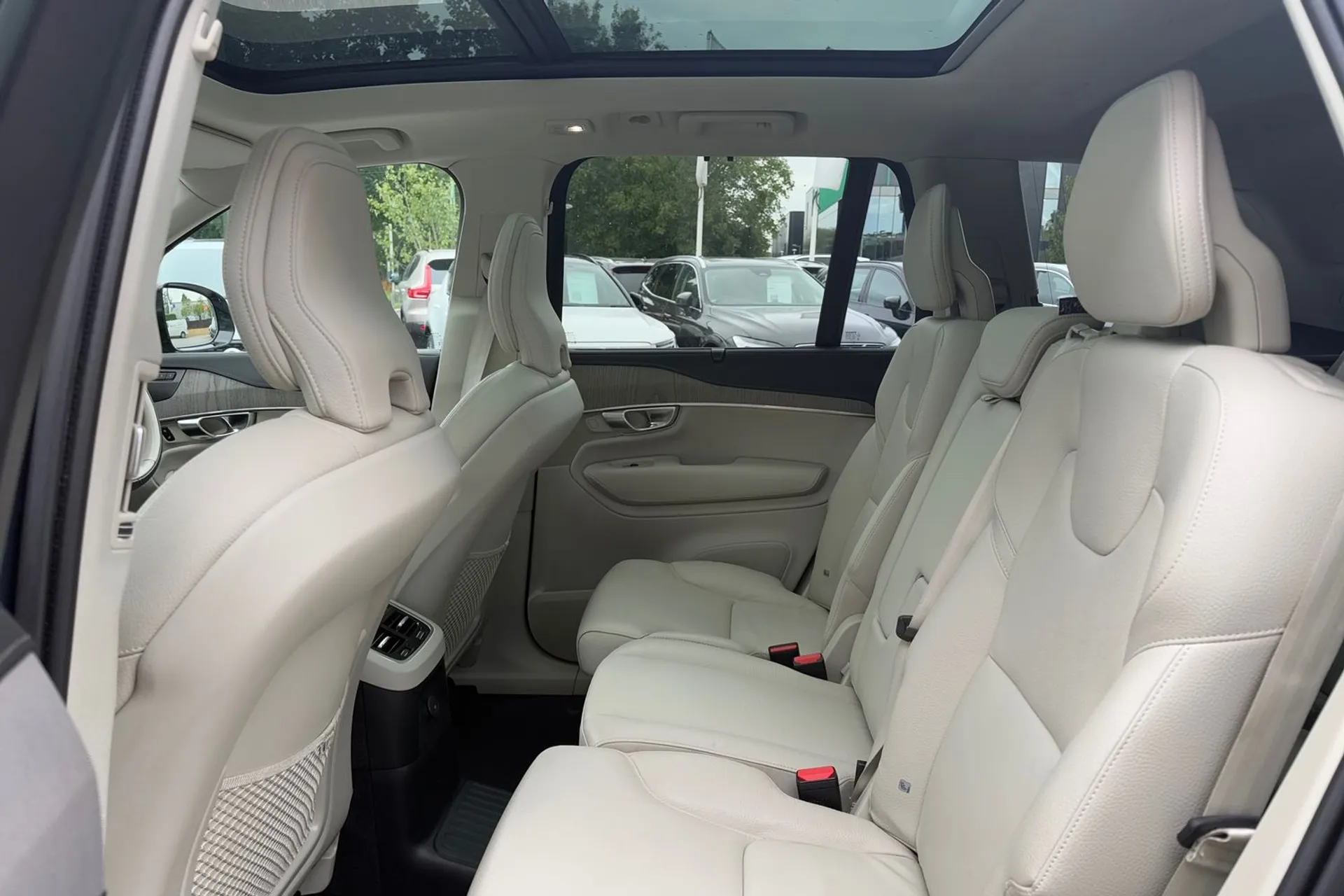 Volvo XC90 thumbnail image number 31
