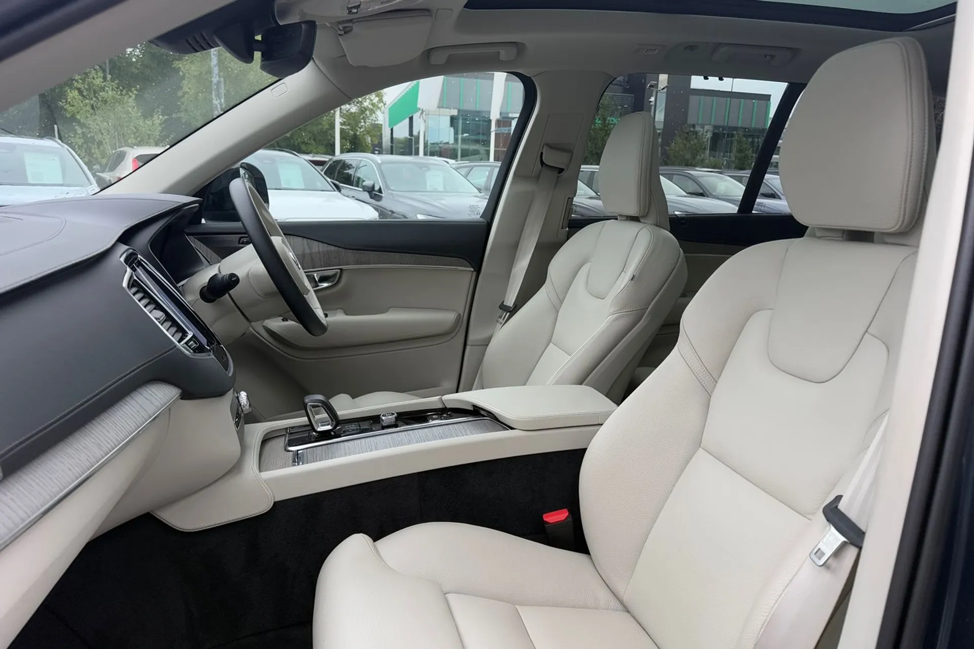 Volvo XC90 thumbnail image number 29