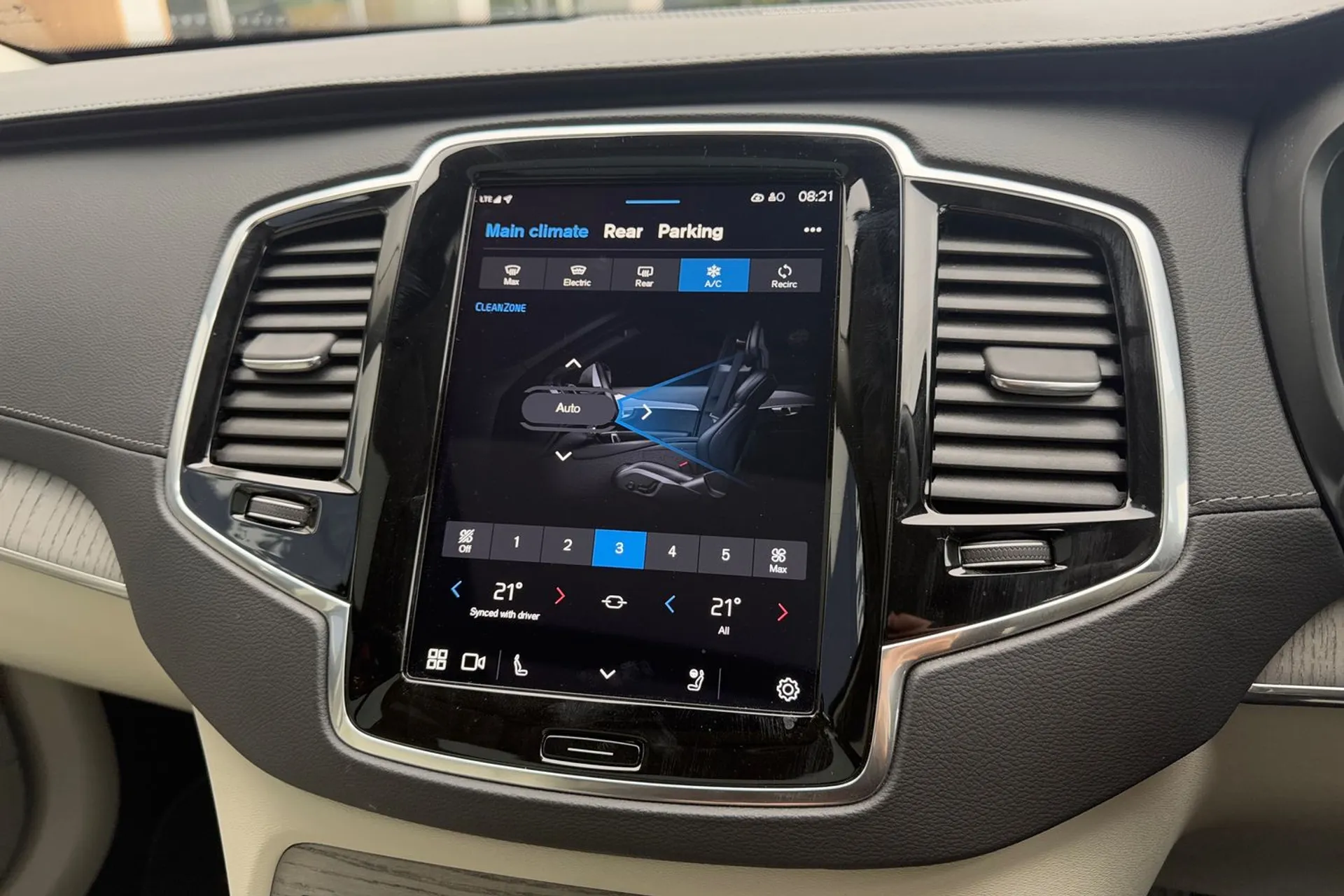 Volvo XC90 thumbnail image number 41