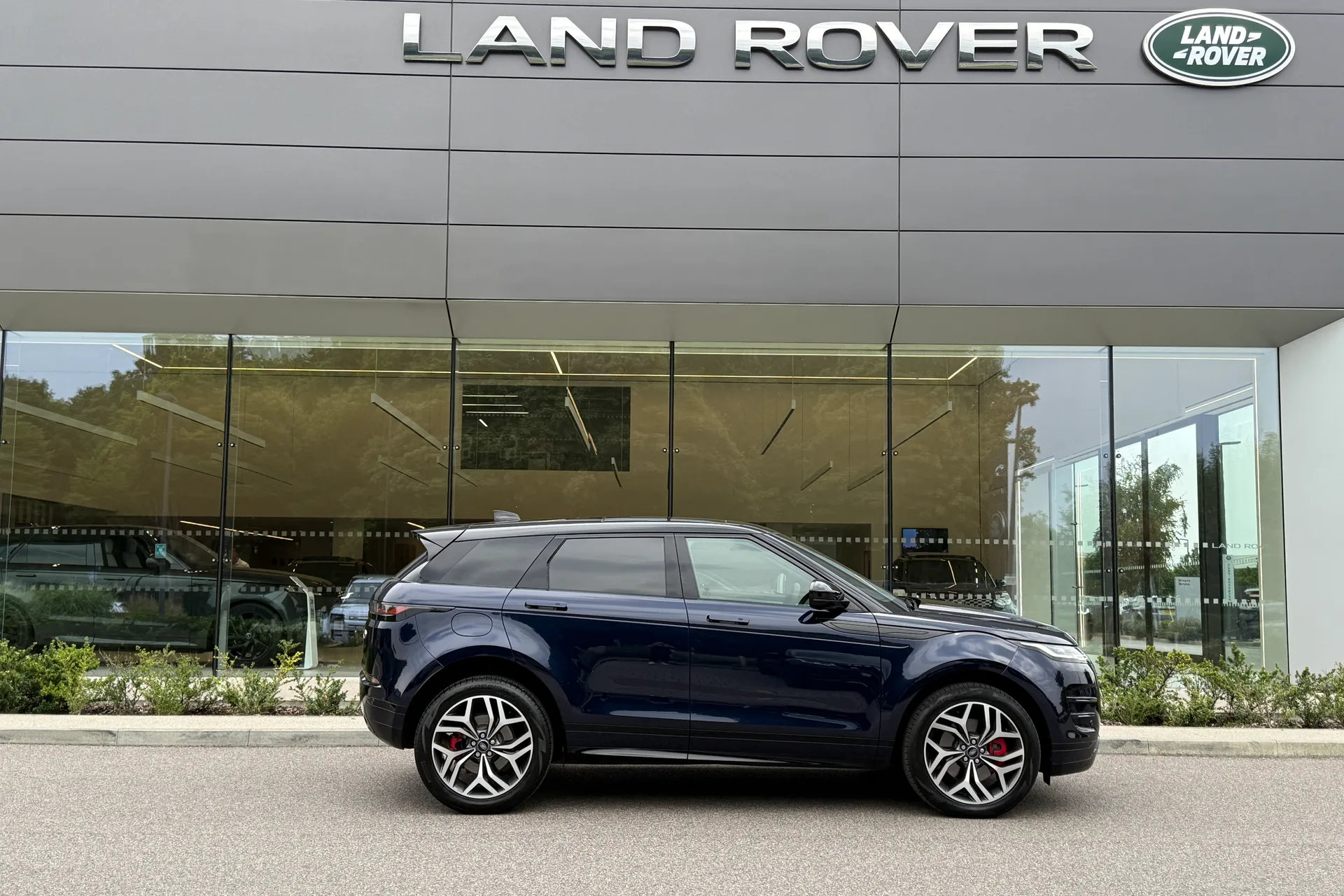 LAND ROVER RANGE ROVER EVOQUE thumbnail image number 2