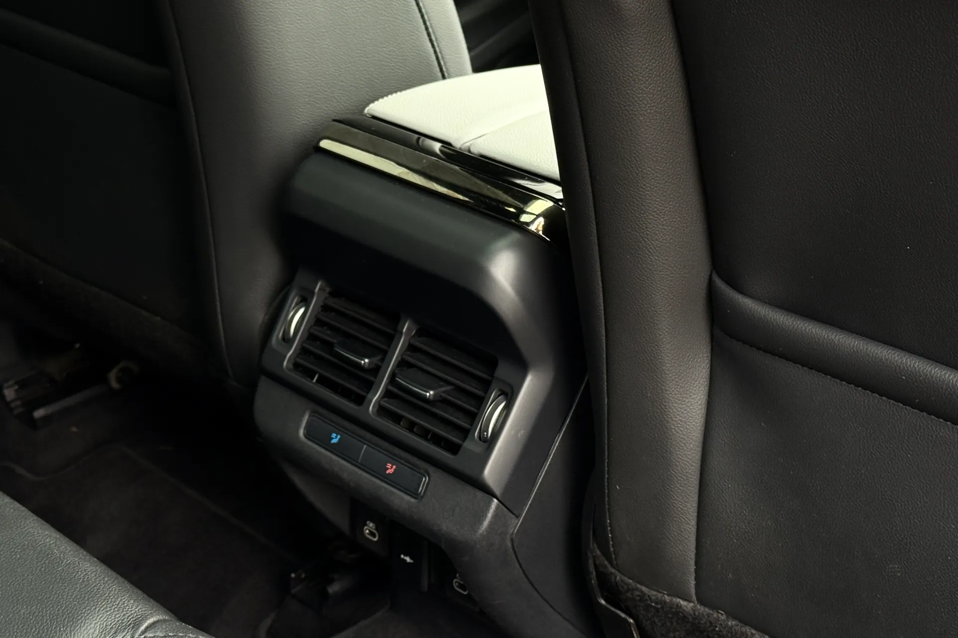 LAND ROVER RANGE ROVER EVOQUE thumbnail image number 37