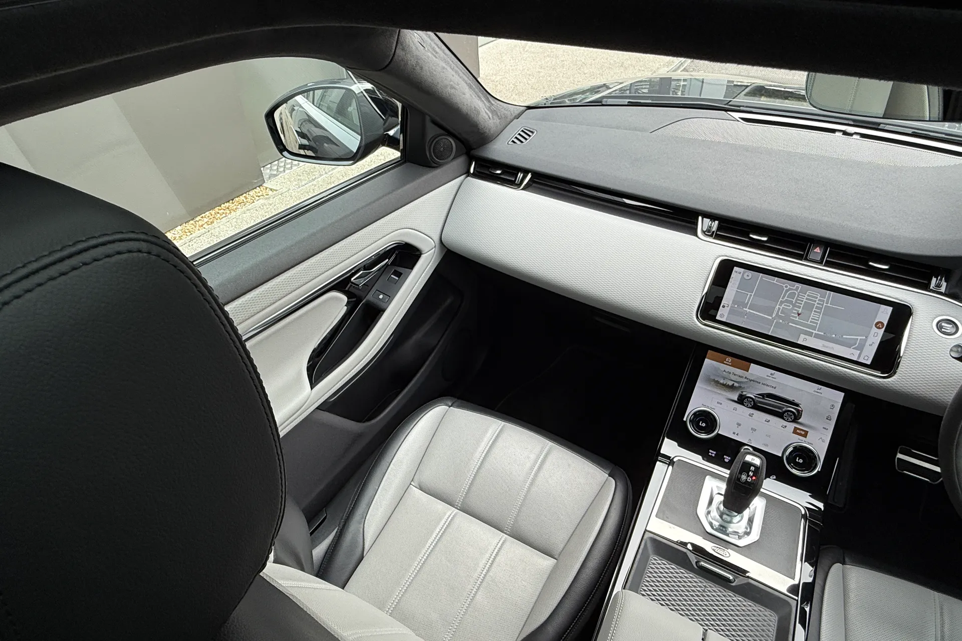 LAND ROVER RANGE ROVER EVOQUE thumbnail image number 23