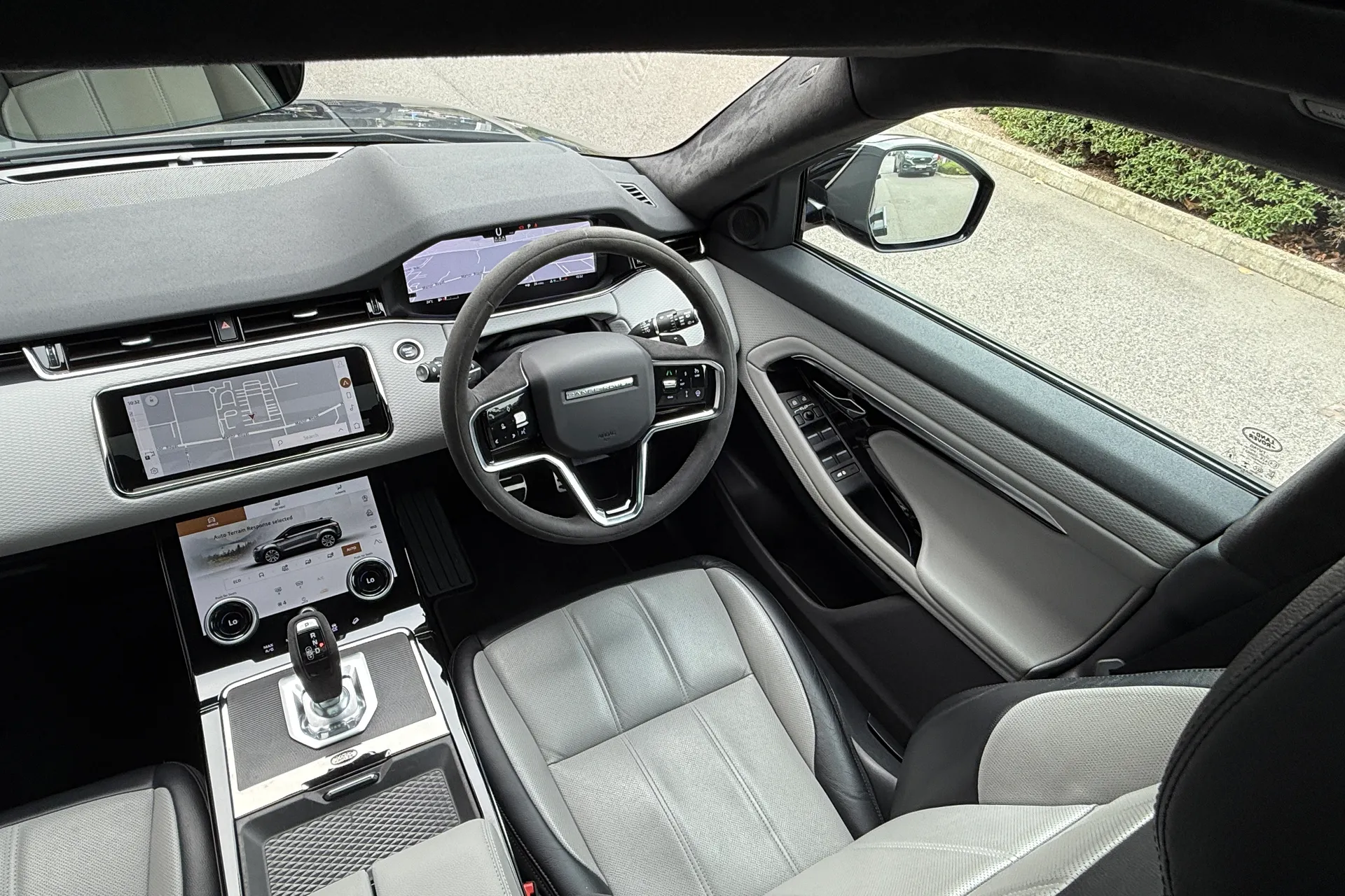 LAND ROVER RANGE ROVER EVOQUE thumbnail image number 28