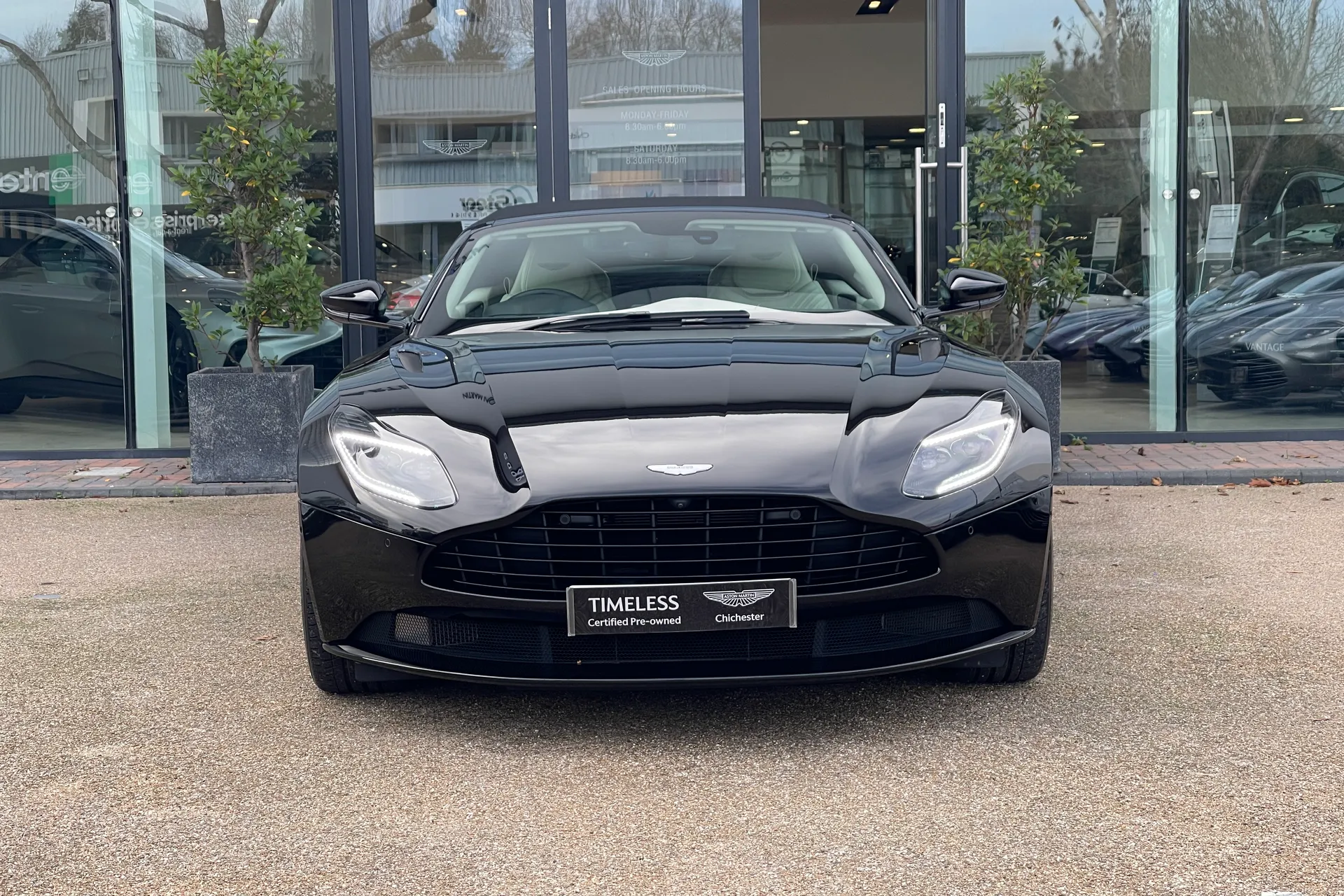 Aston Martin DB11 thumbnail image number 7