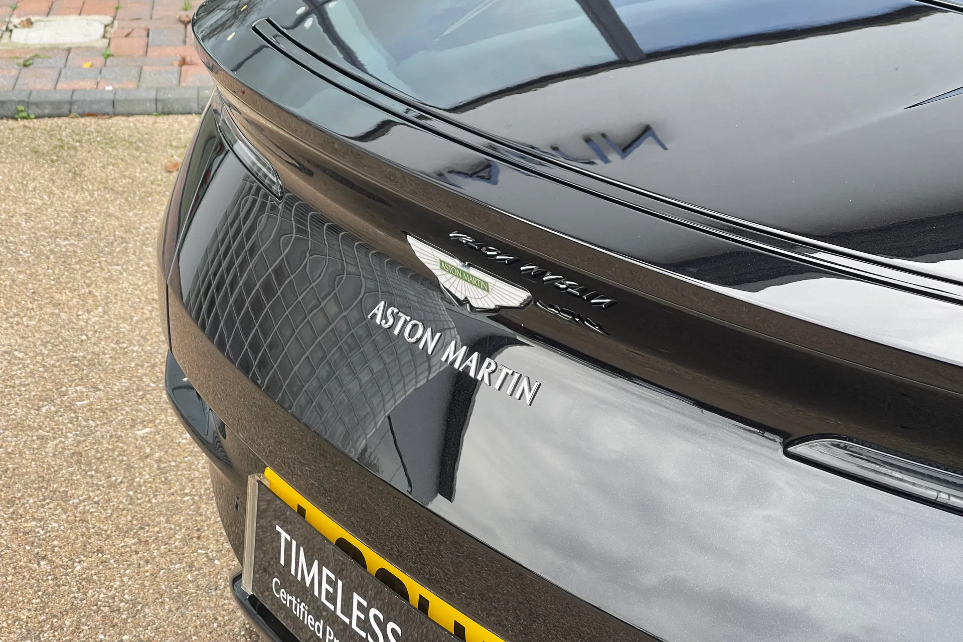 Aston Martin DB11 thumbnail image number 8