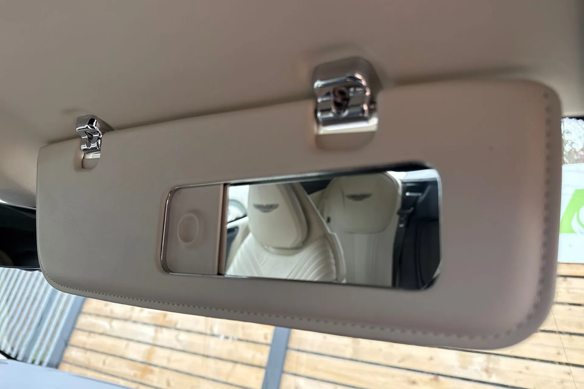 Aston Martin DB11 thumbnail image number 54