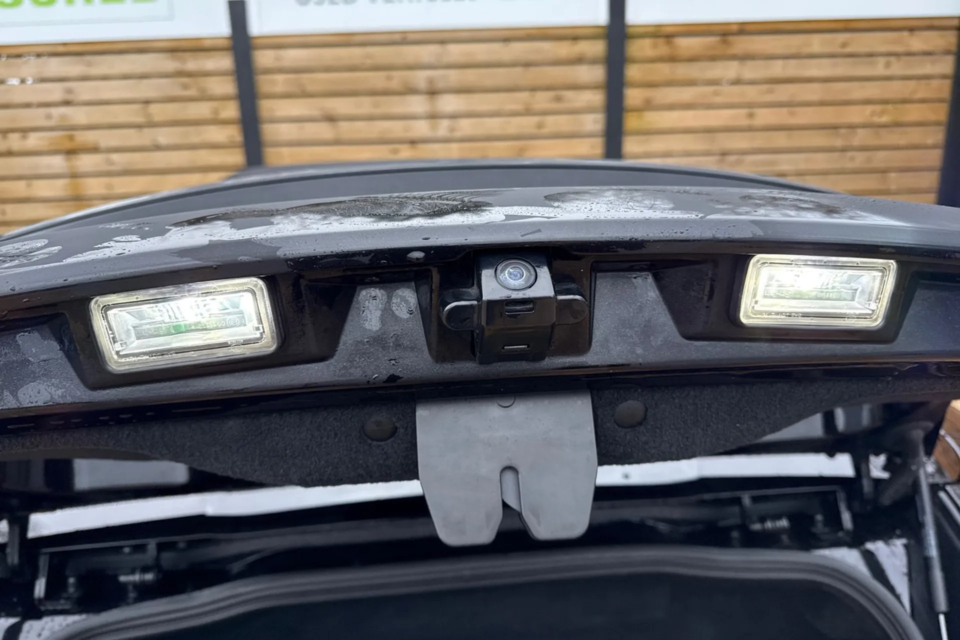 Aston Martin DB11 thumbnail image number 22