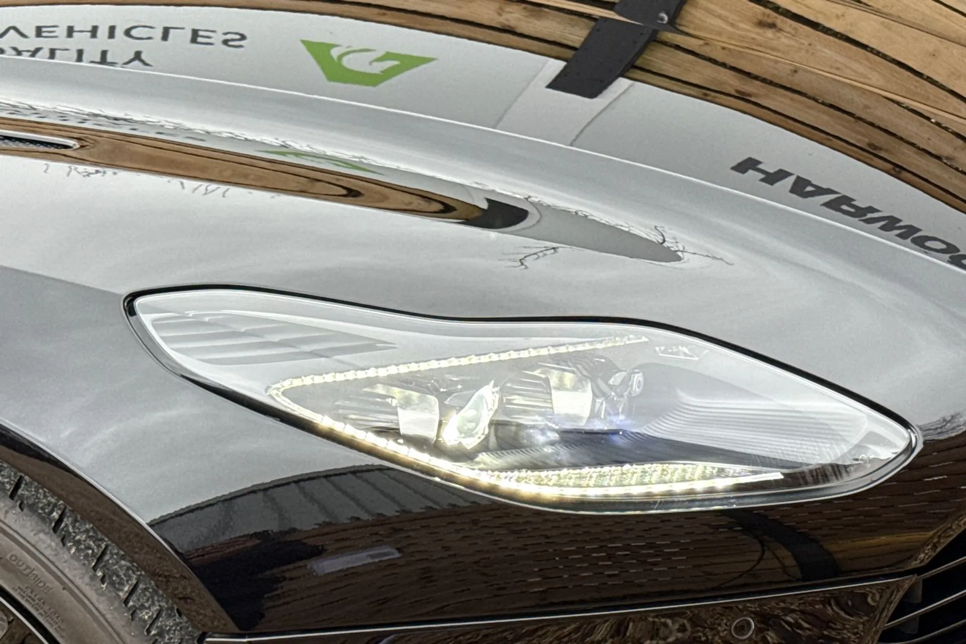 Aston Martin DB11 thumbnail image number 56