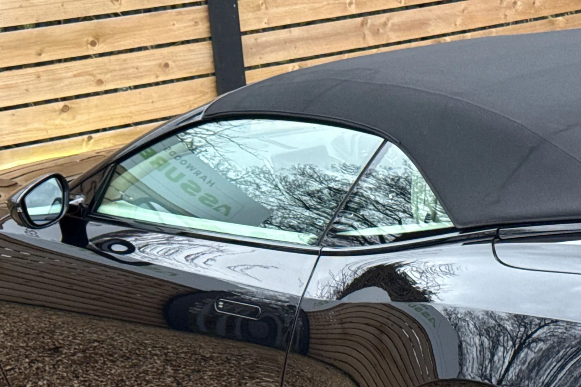 Aston Martin DB11 thumbnail image number 15