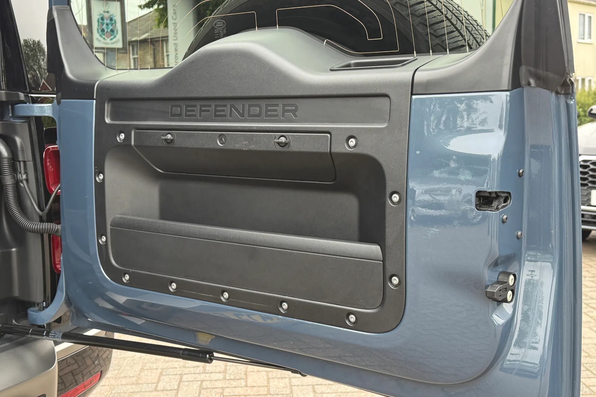LAND ROVER DEFENDER thumbnail image number 52