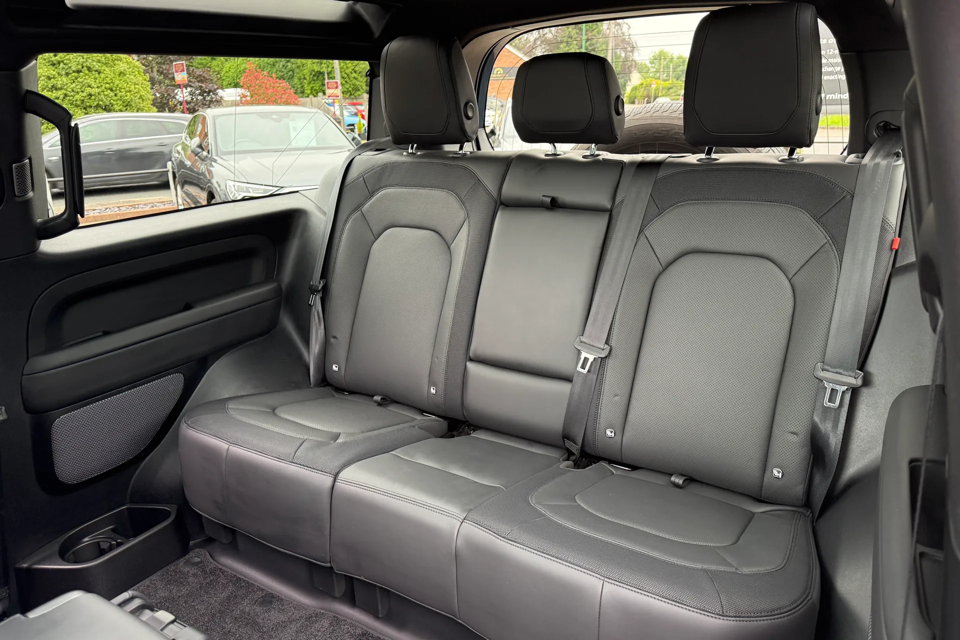 LAND ROVER DEFENDER thumbnail image number 45
