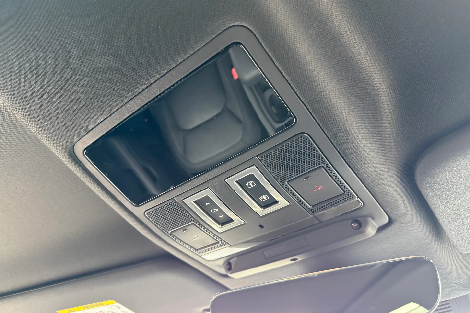 LAND ROVER DEFENDER thumbnail image number 23