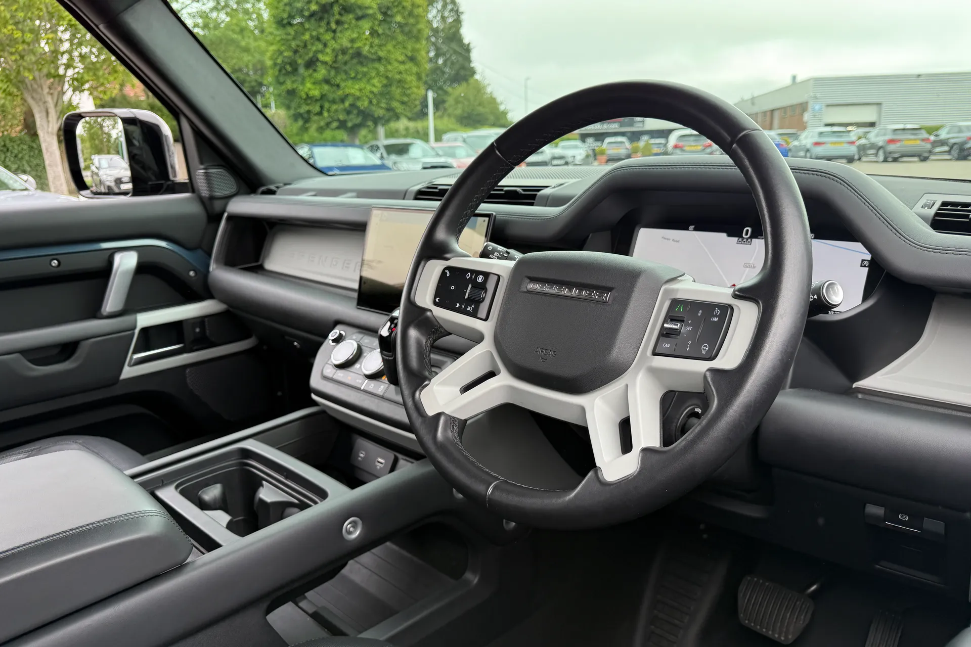 LAND ROVER DEFENDER thumbnail image number 30