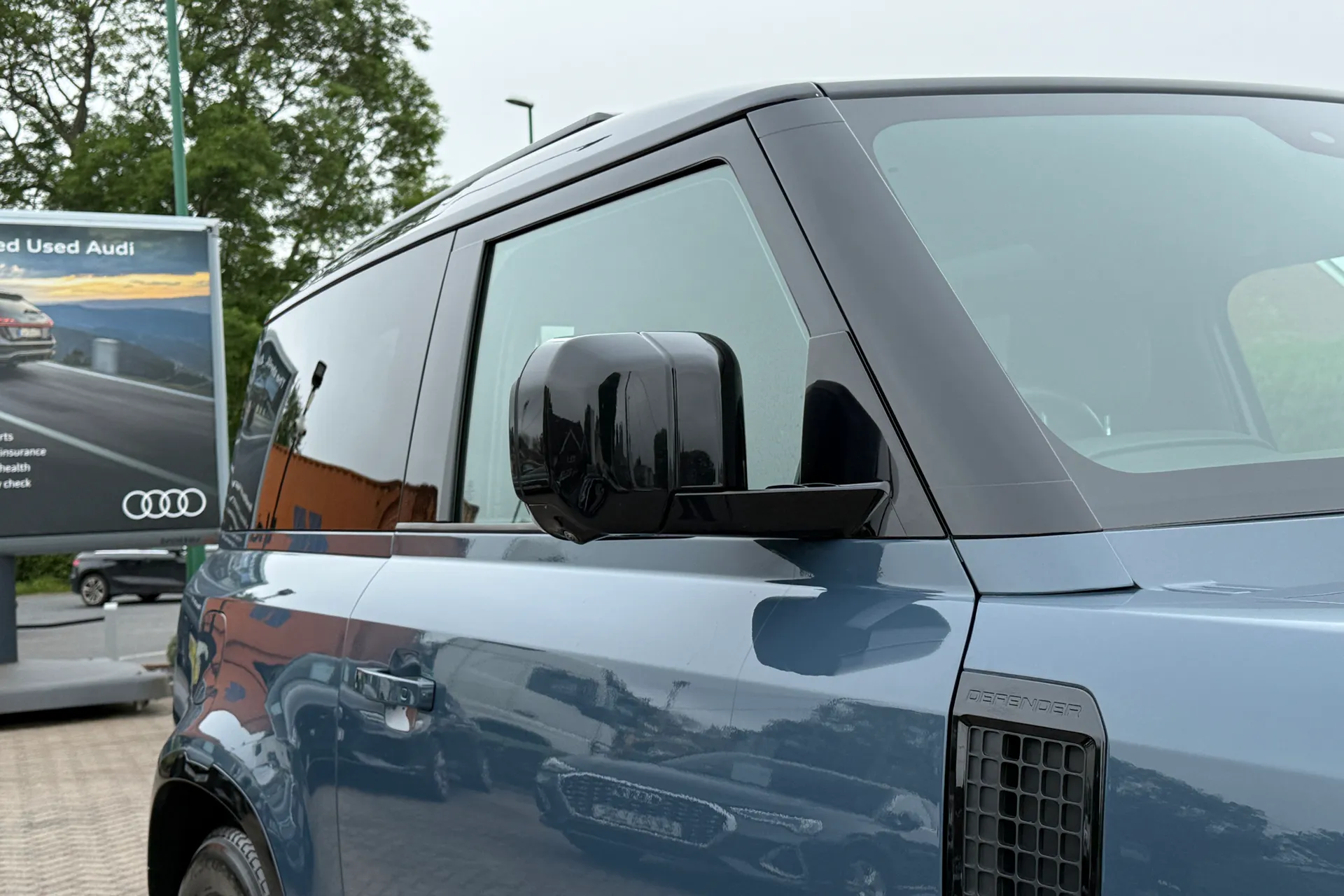 LAND ROVER DEFENDER thumbnail image number 54