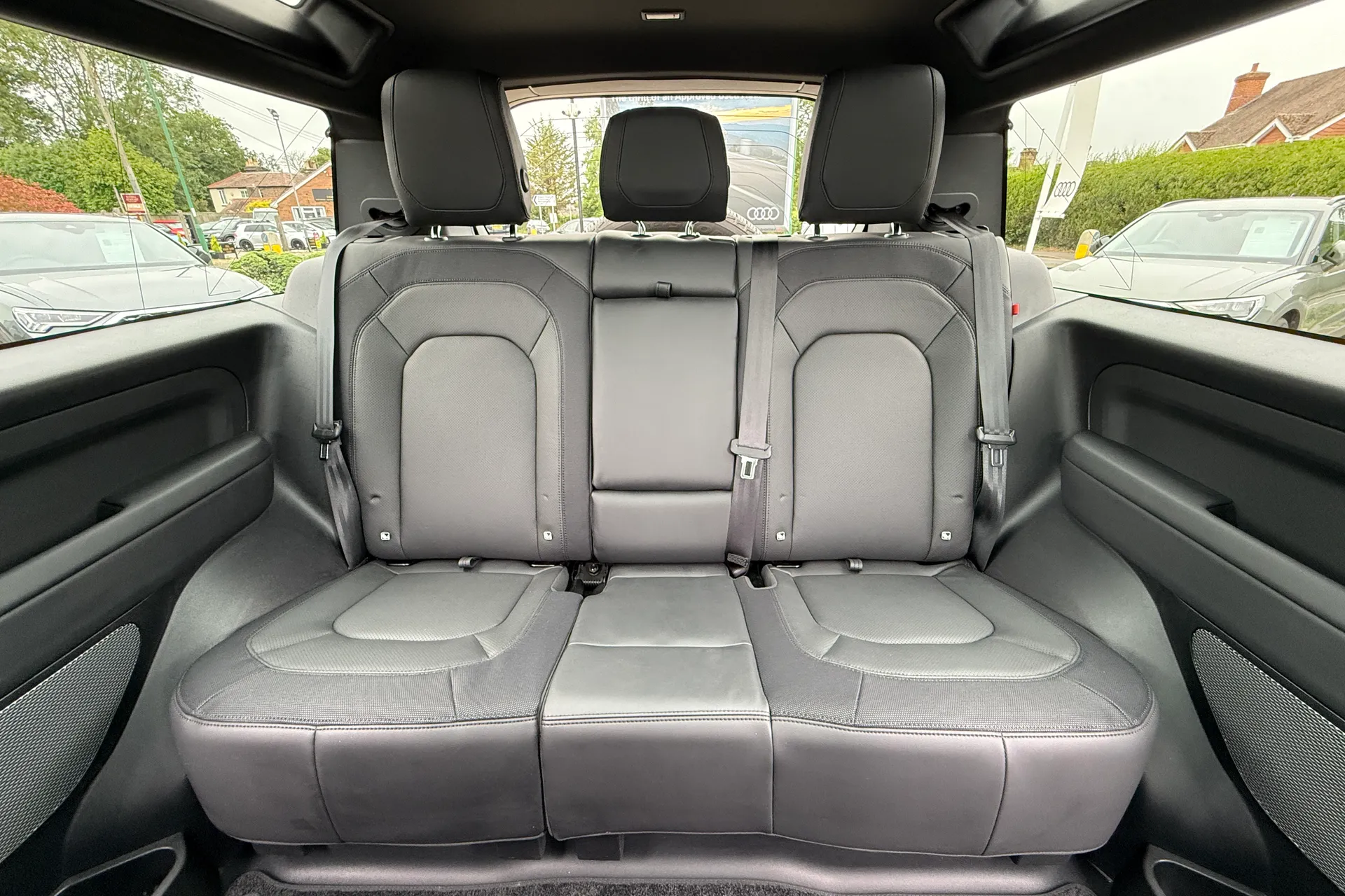 LAND ROVER DEFENDER thumbnail image number 41
