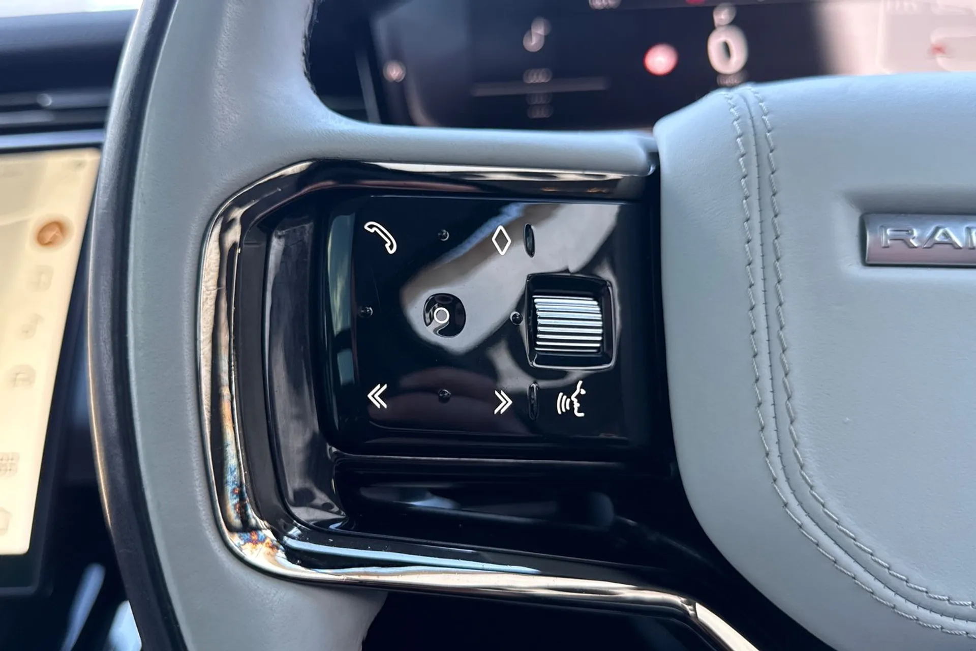 LAND ROVER RANGE ROVER SPORT thumbnail image number 35