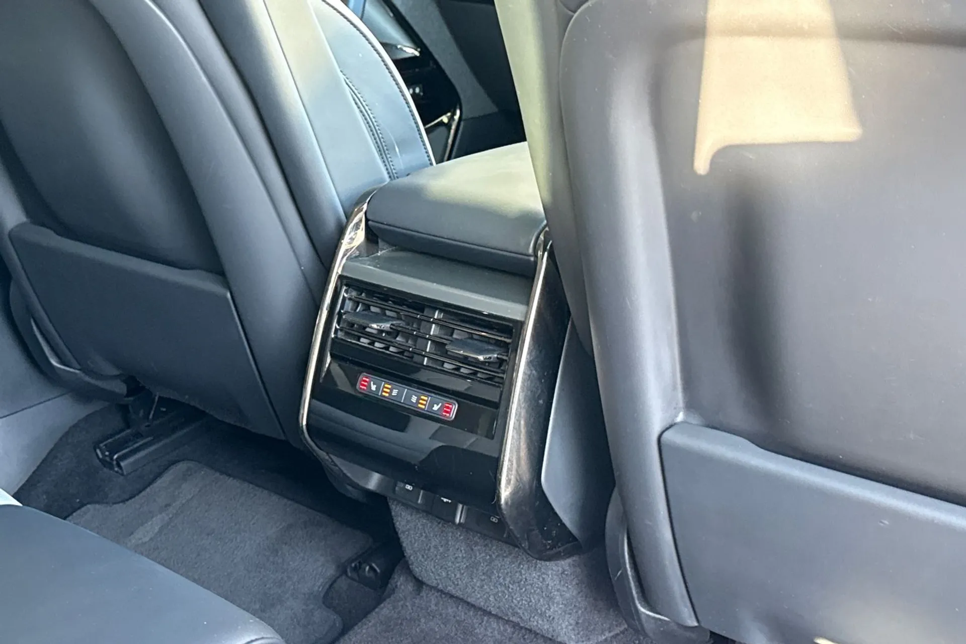 LAND ROVER RANGE ROVER SPORT thumbnail image number 44