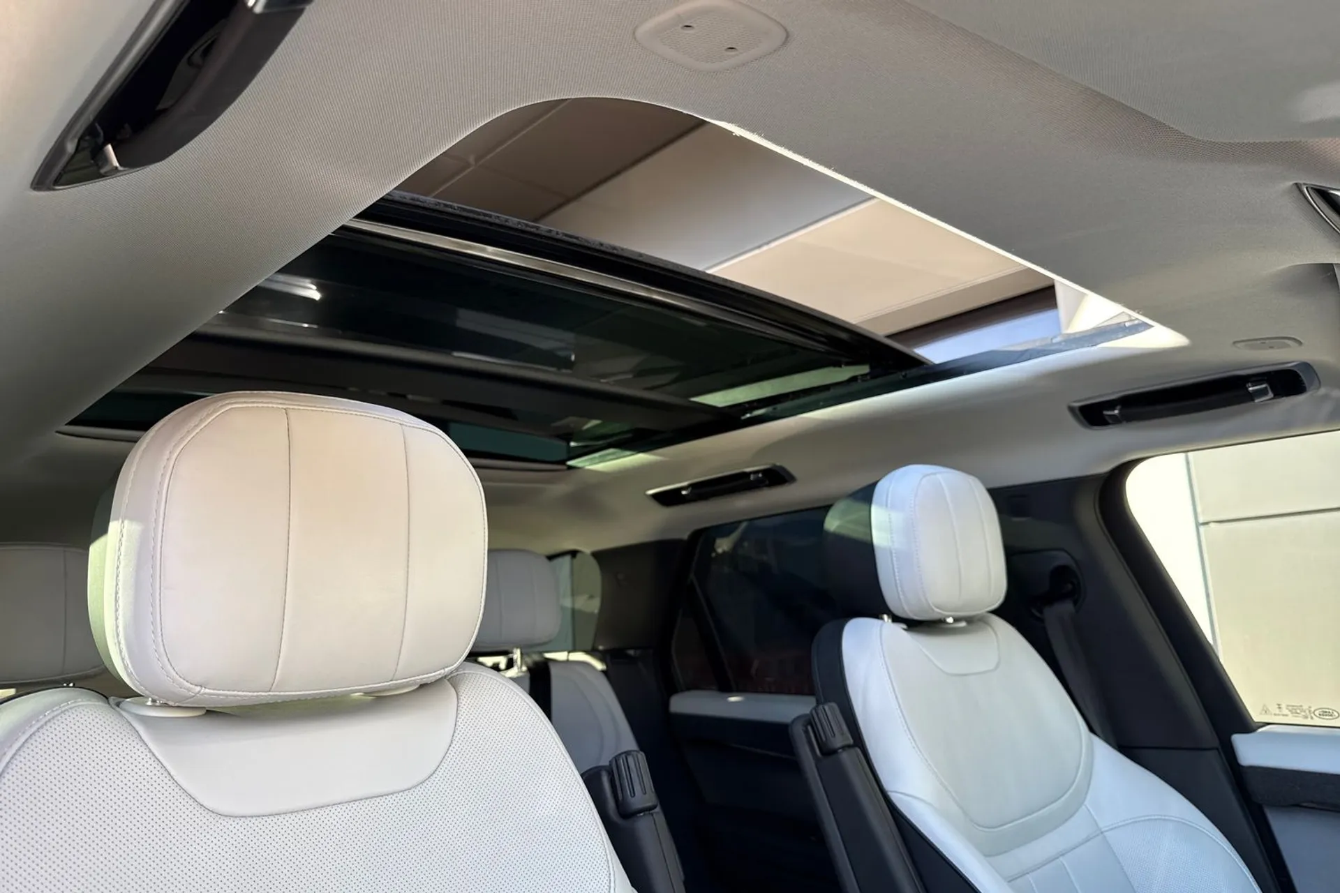 LAND ROVER RANGE ROVER SPORT thumbnail image number 13