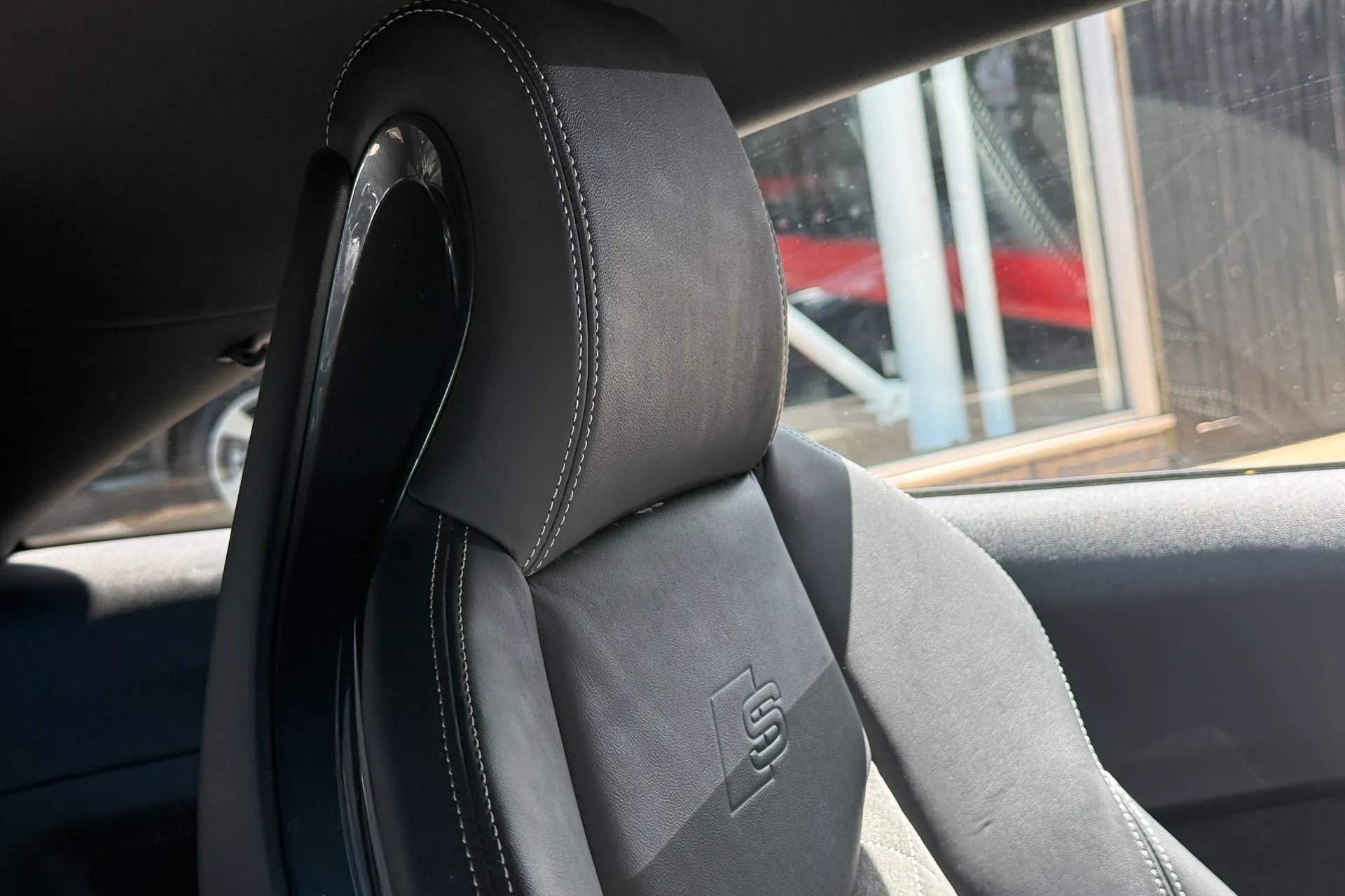 Audi TT thumbnail image number 19