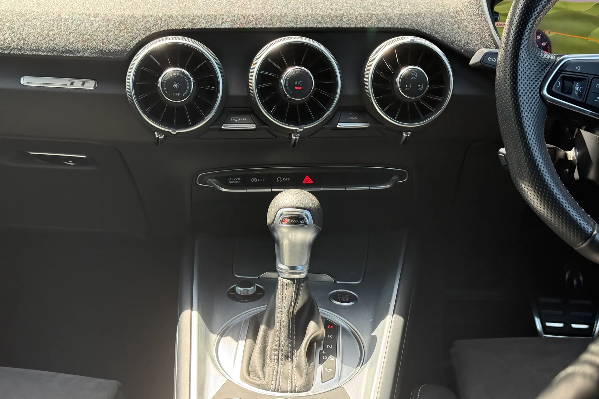 Audi TT thumbnail image number 33