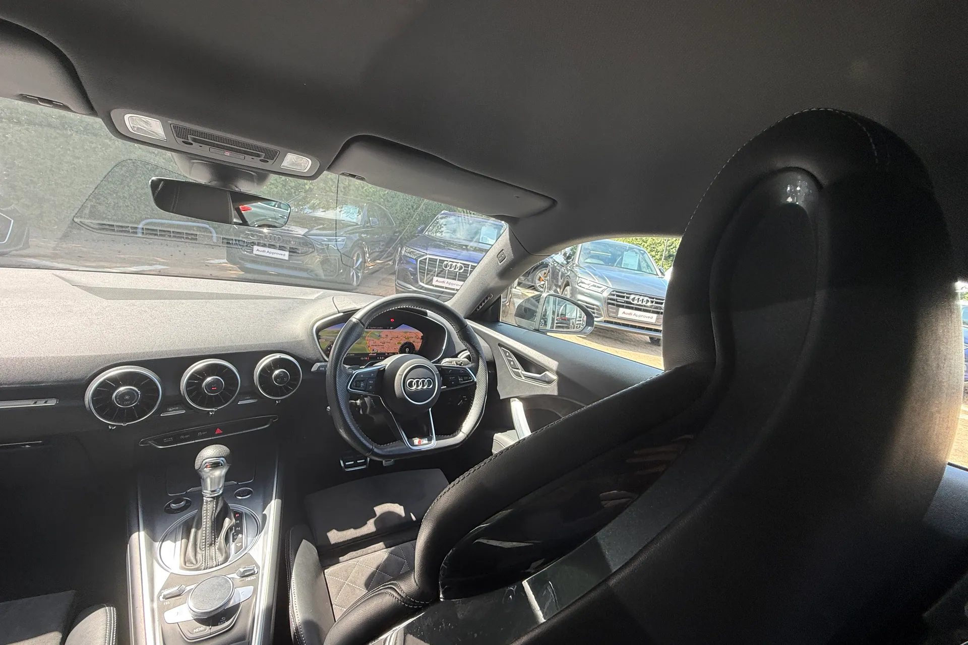 Audi TT thumbnail image number 32