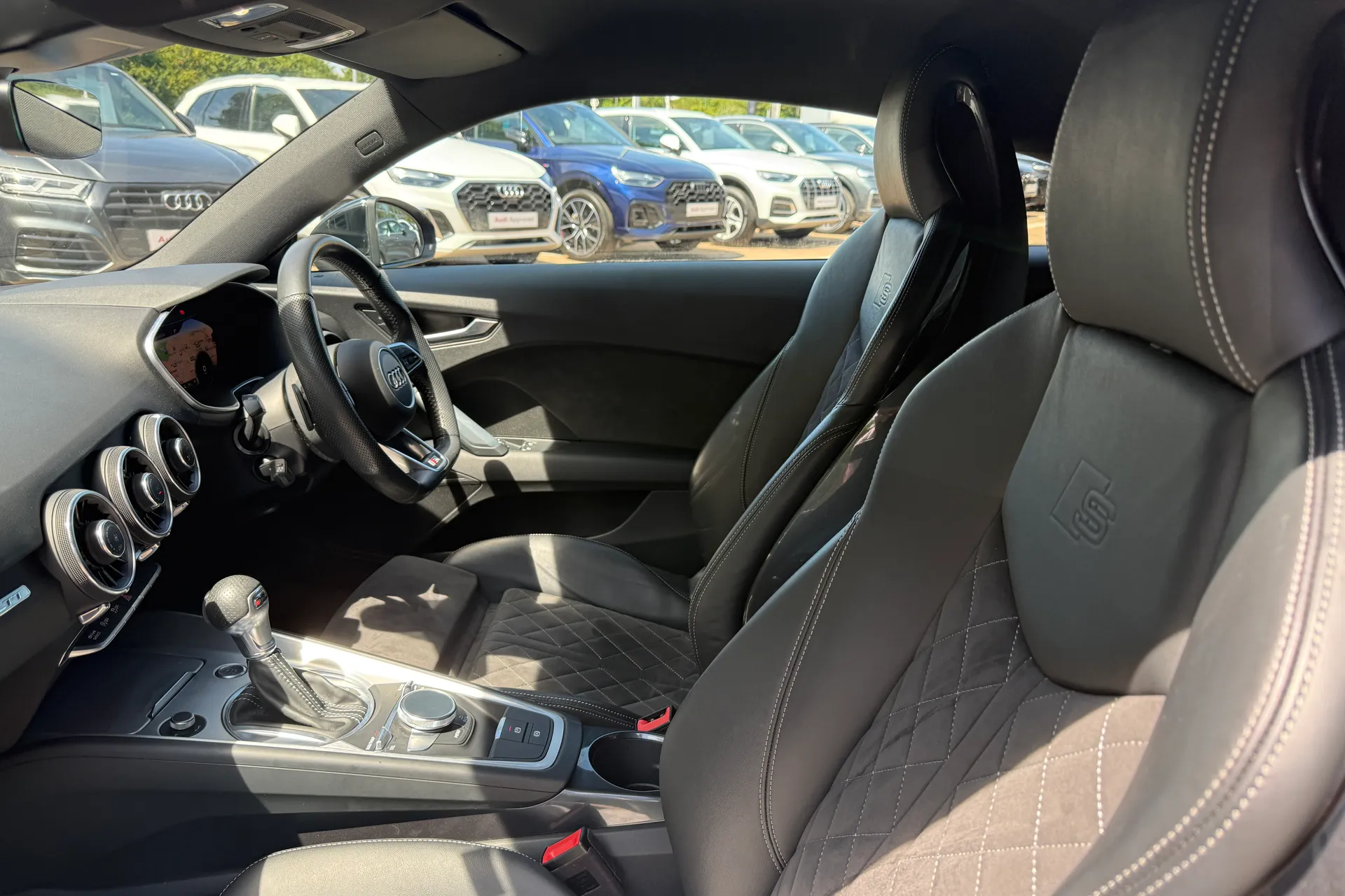 Audi TT thumbnail image number 44