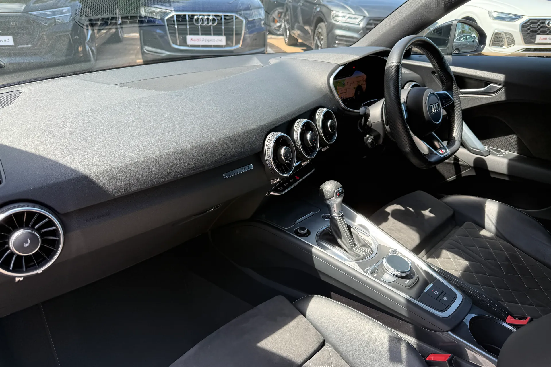 Audi TT thumbnail image number 42
