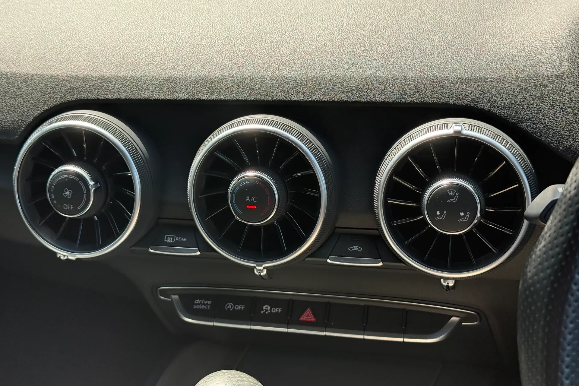 Audi TT thumbnail image number 13