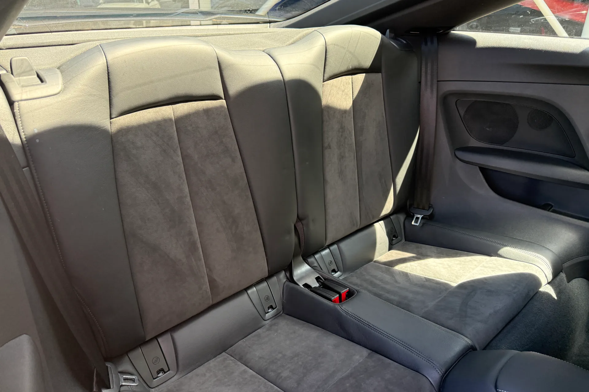 Audi TT thumbnail image number 28