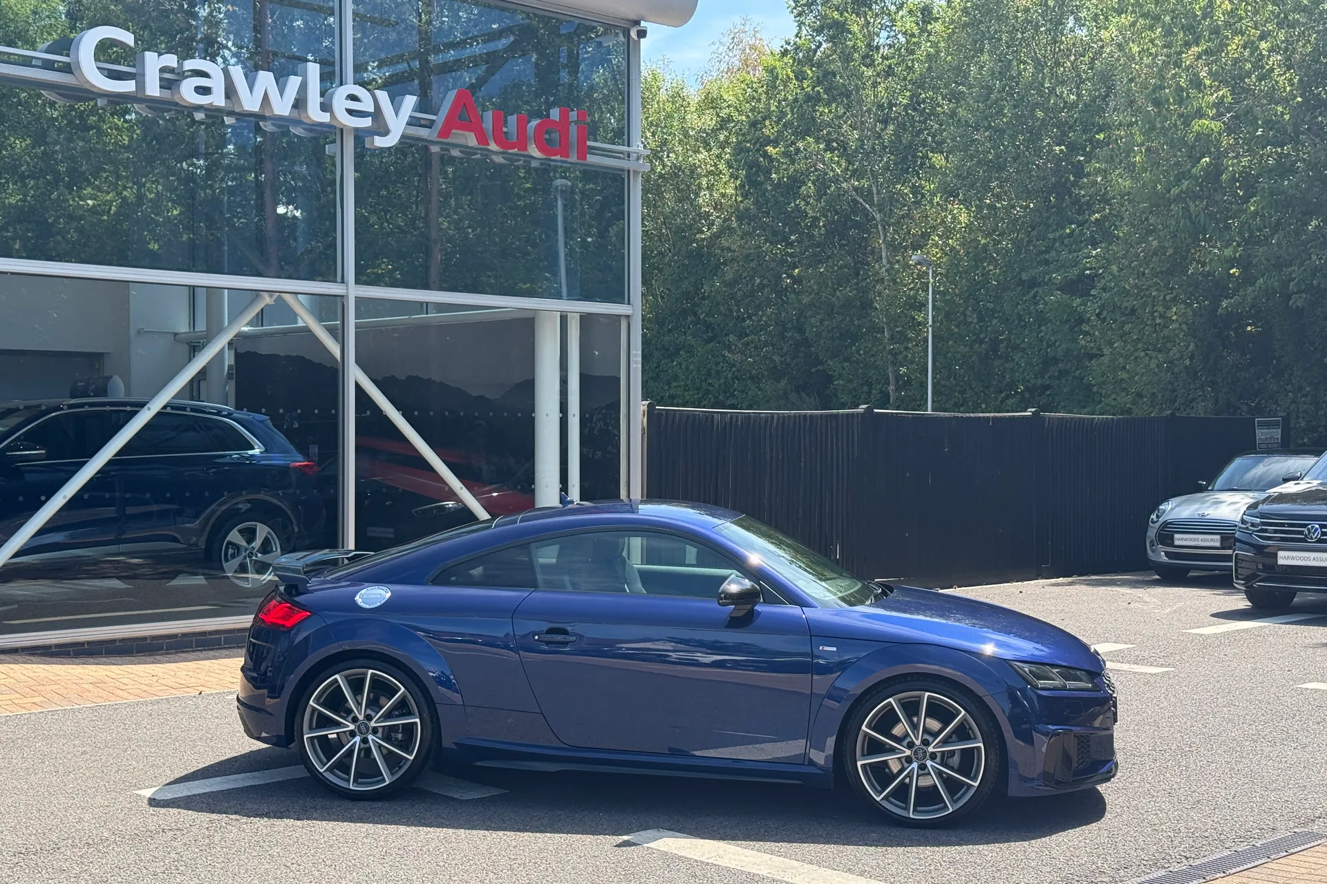 Audi TT thumbnail image number 2