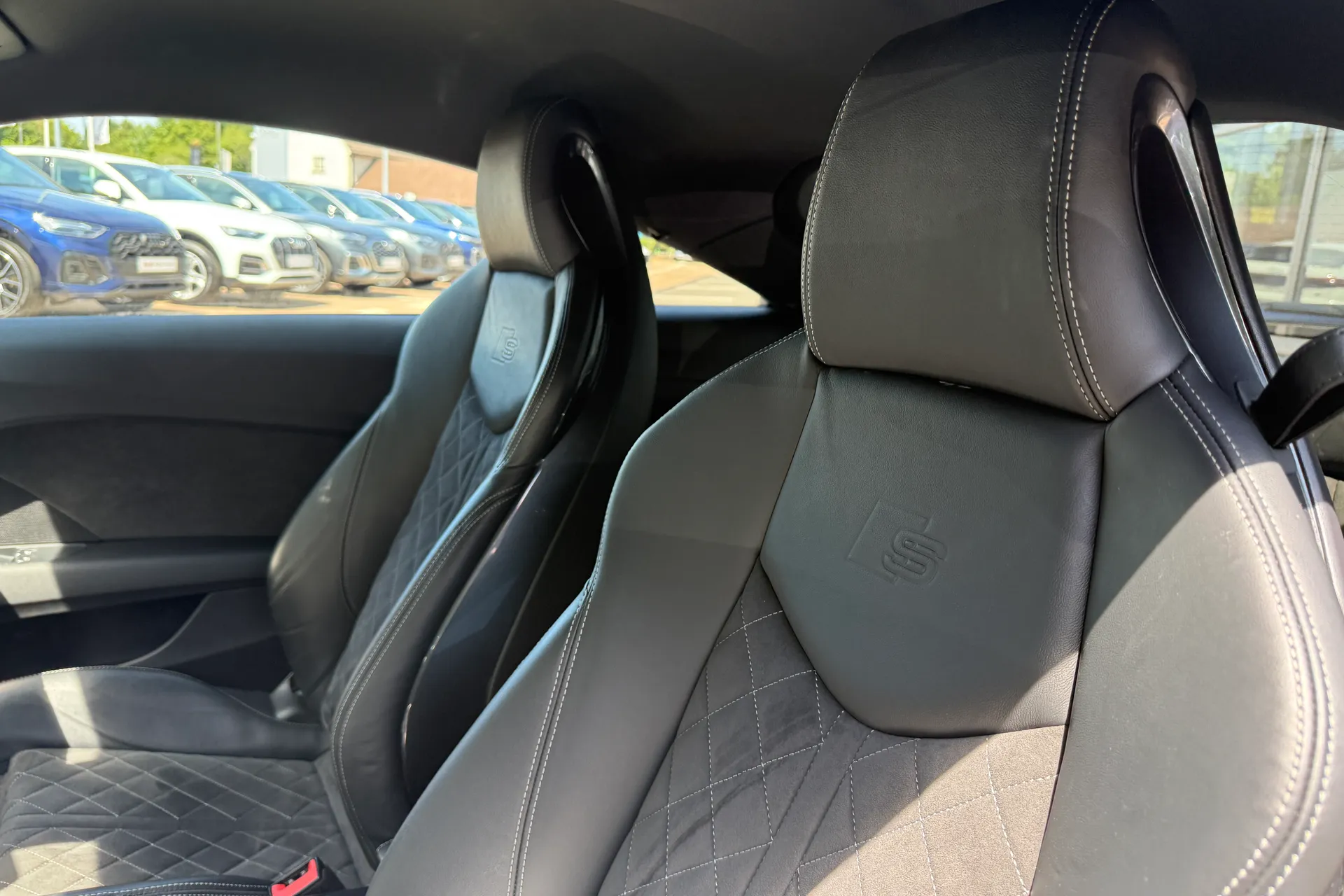 Audi TT thumbnail image number 43