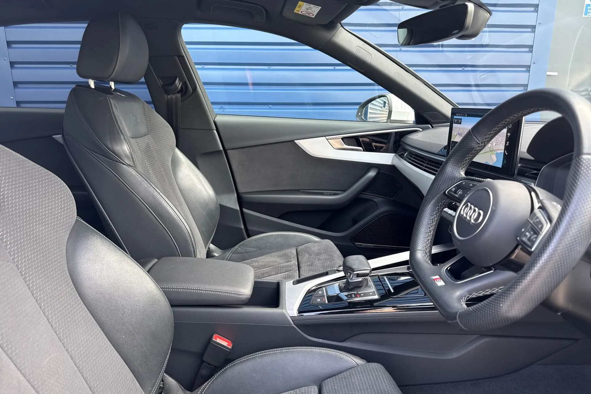 Audi A4 thumbnail image number 26
