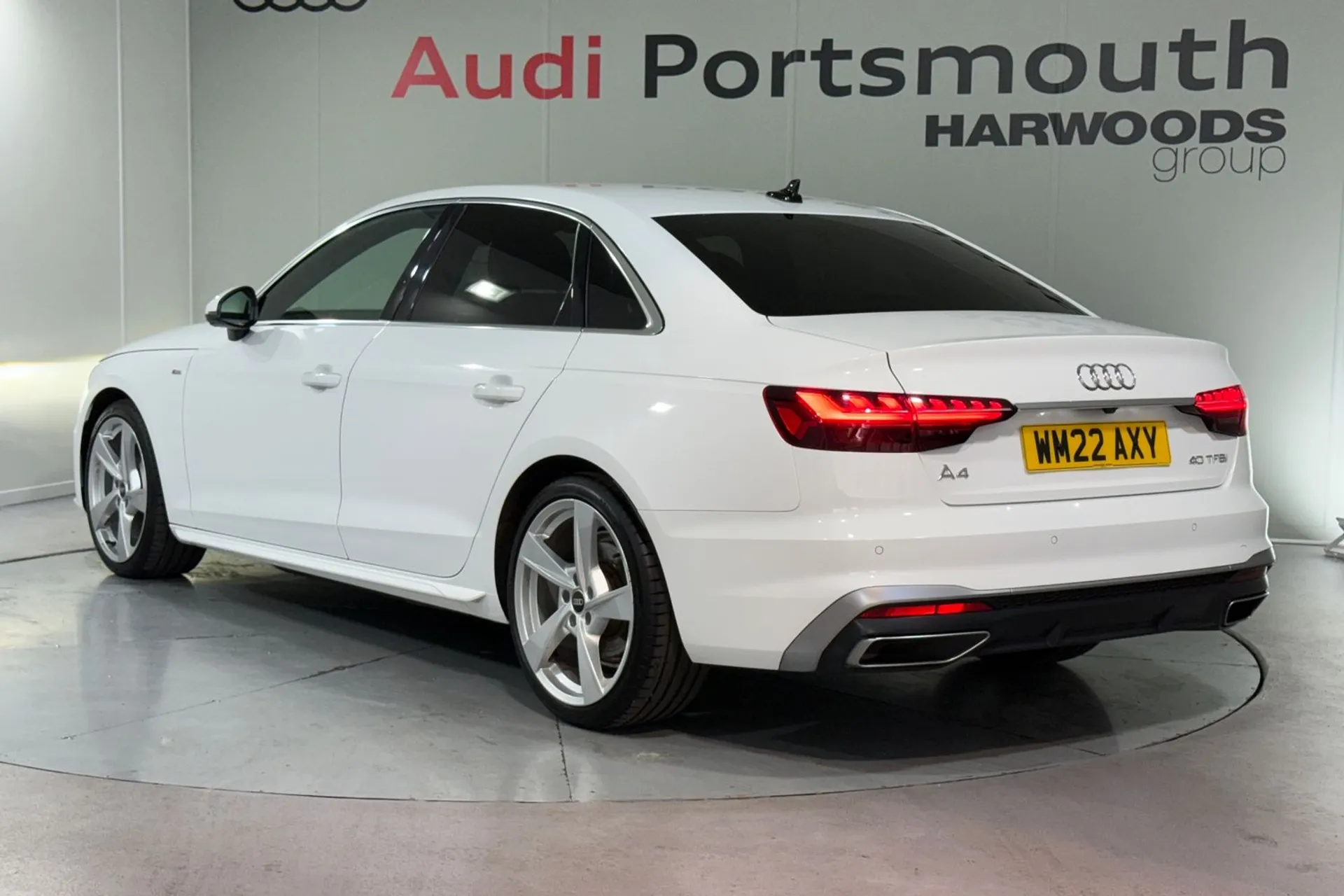 Audi A4 thumbnail image number 8