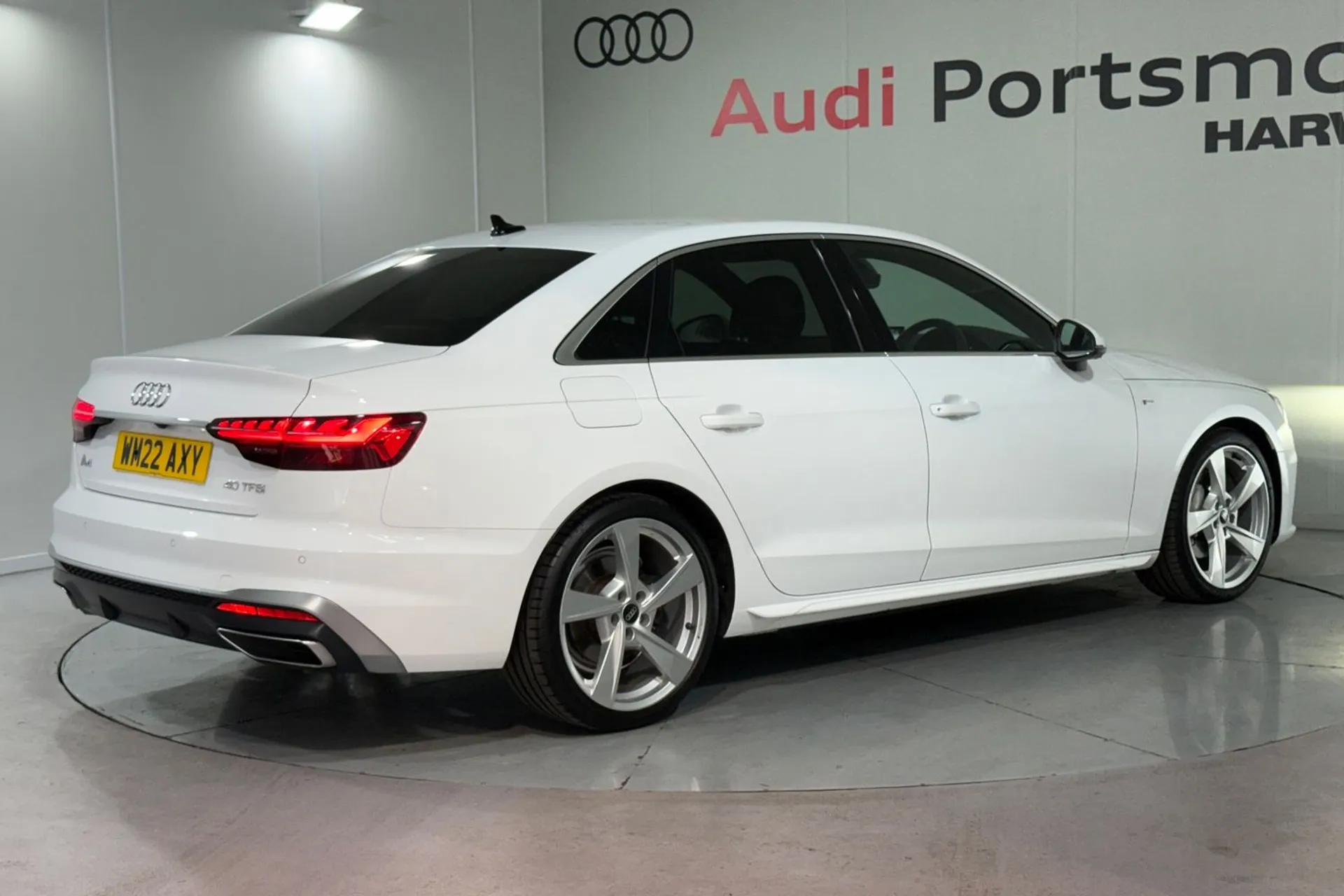 Audi A4 thumbnail image number 11