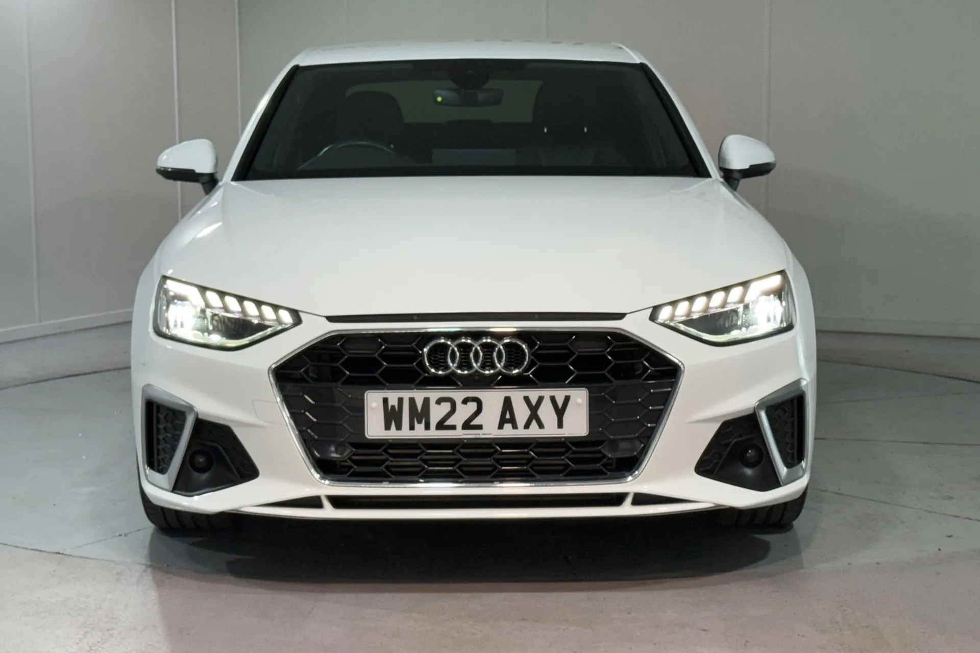 Audi A4 thumbnail image number 5