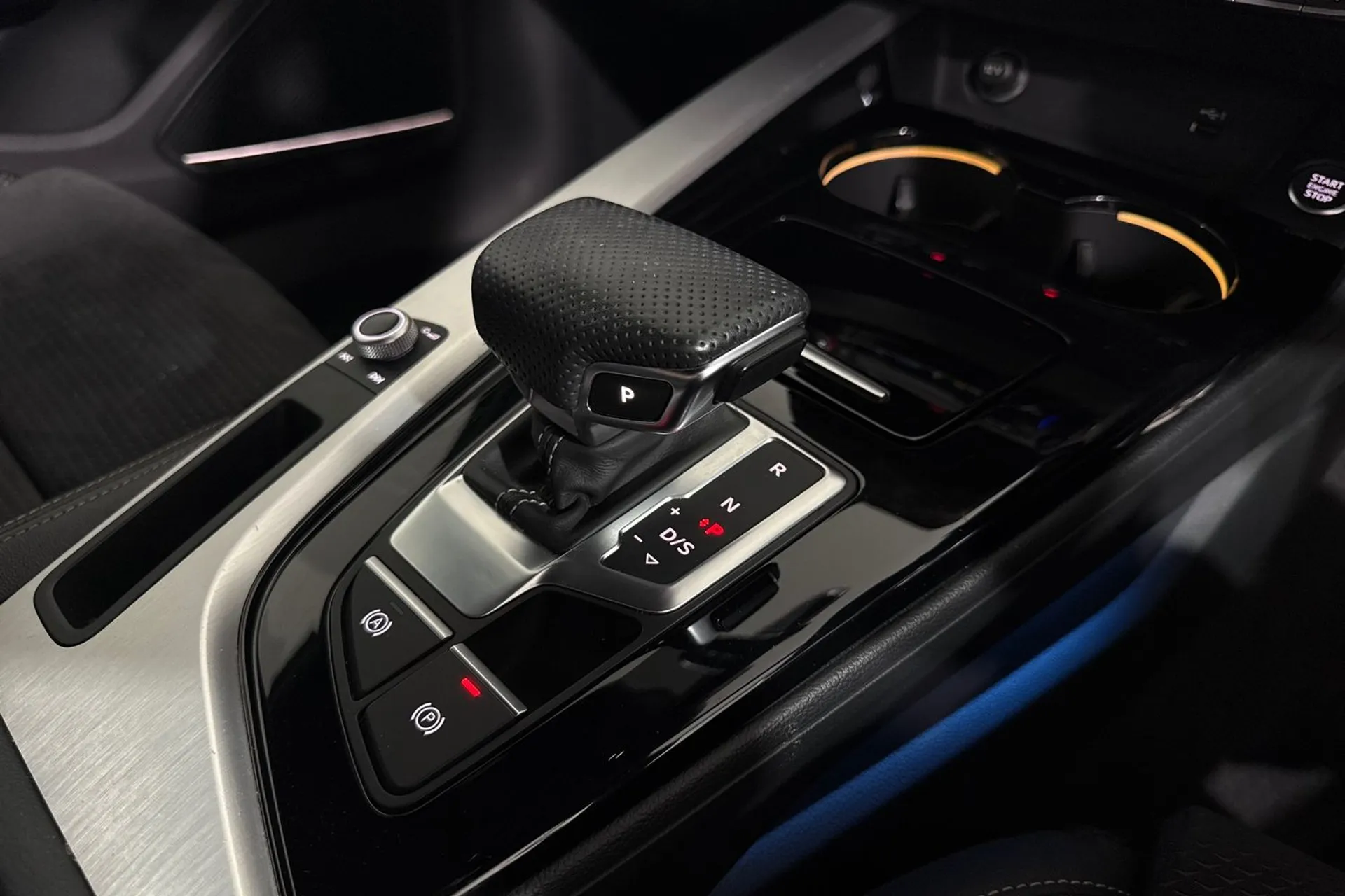 Audi A4 thumbnail image number 17
