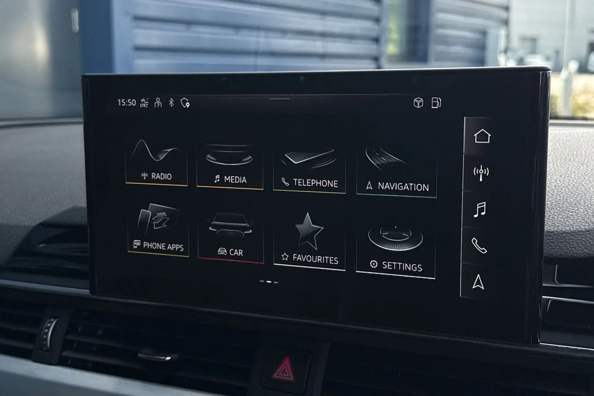 Audi A4 thumbnail image number 25