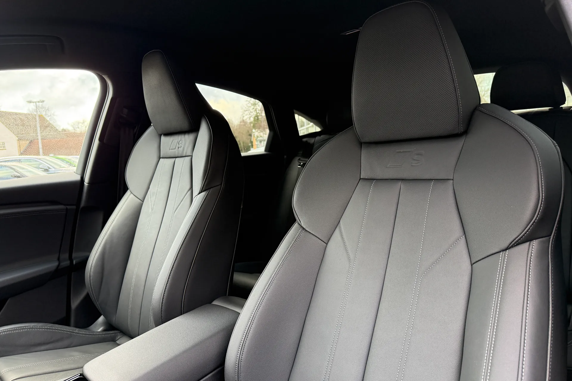 Audi Q6 thumbnail image number 20