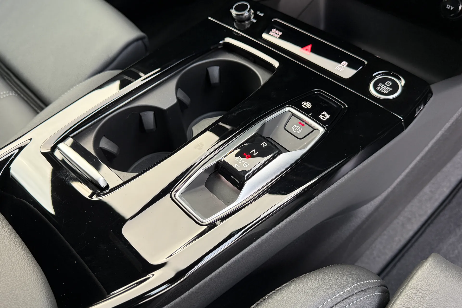 Audi Q6 thumbnail image number 53