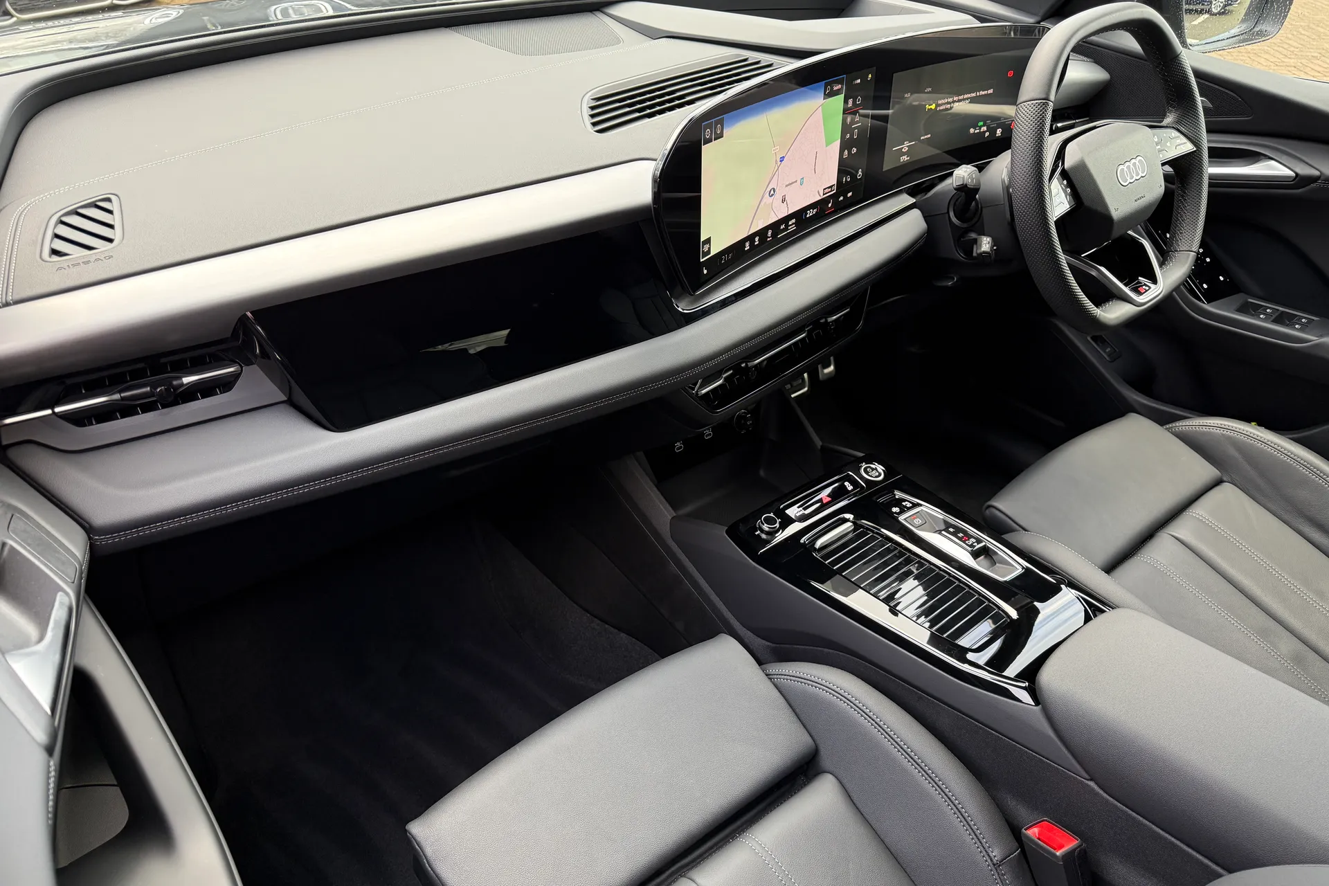 Audi Q6 thumbnail image number 18