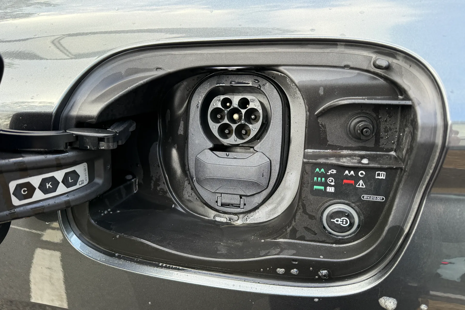 Audi Q6 thumbnail image number 35