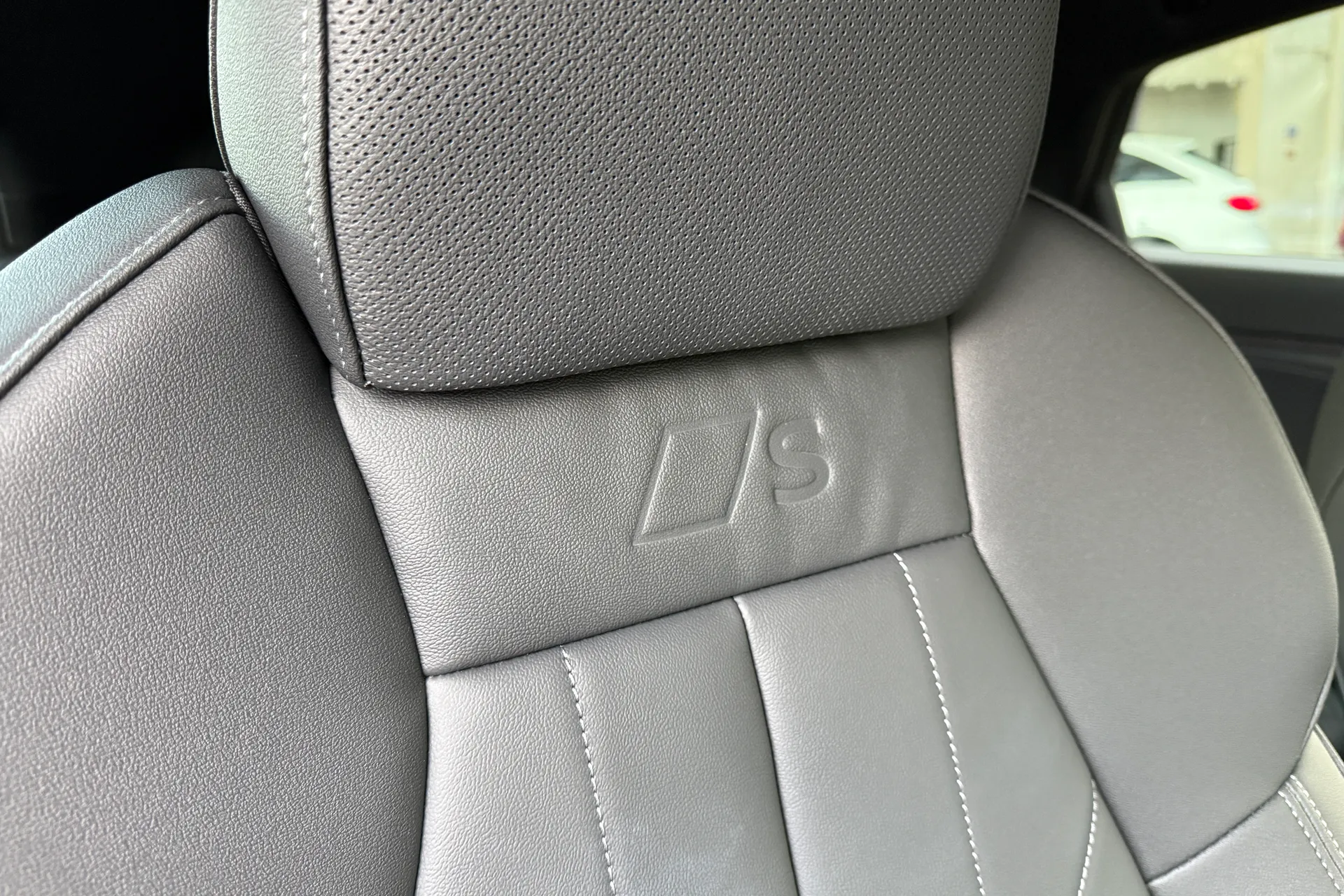 Audi Q6 thumbnail image number 44