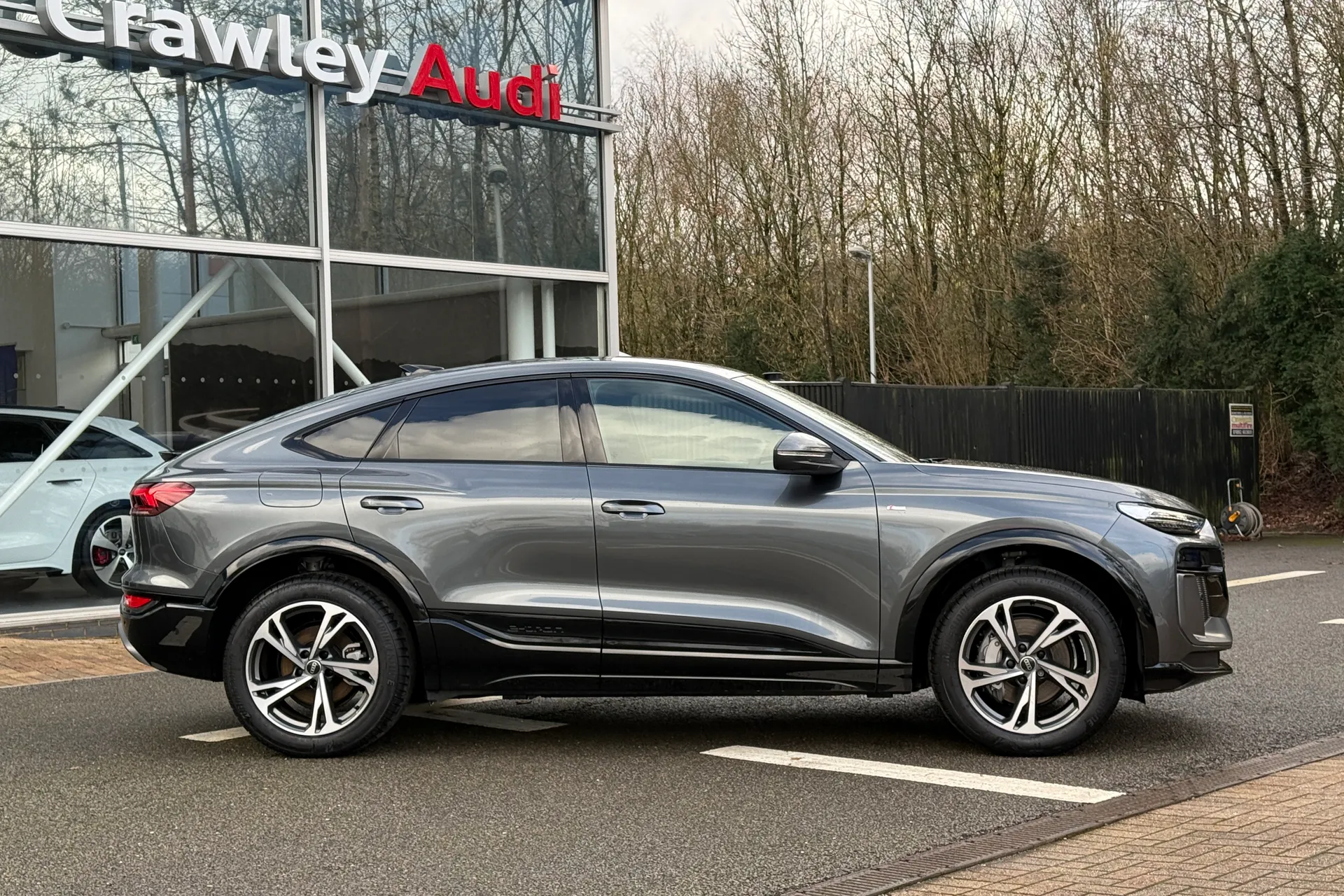 Audi Q6 thumbnail image number 2