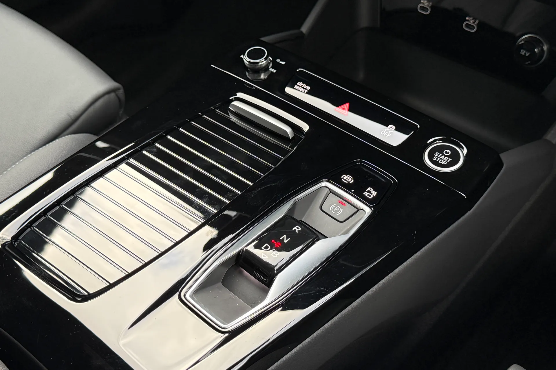 Audi Q6 thumbnail image number 52