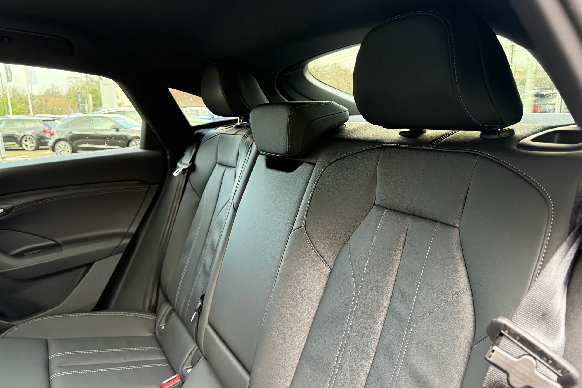 Audi Q6 thumbnail image number 32