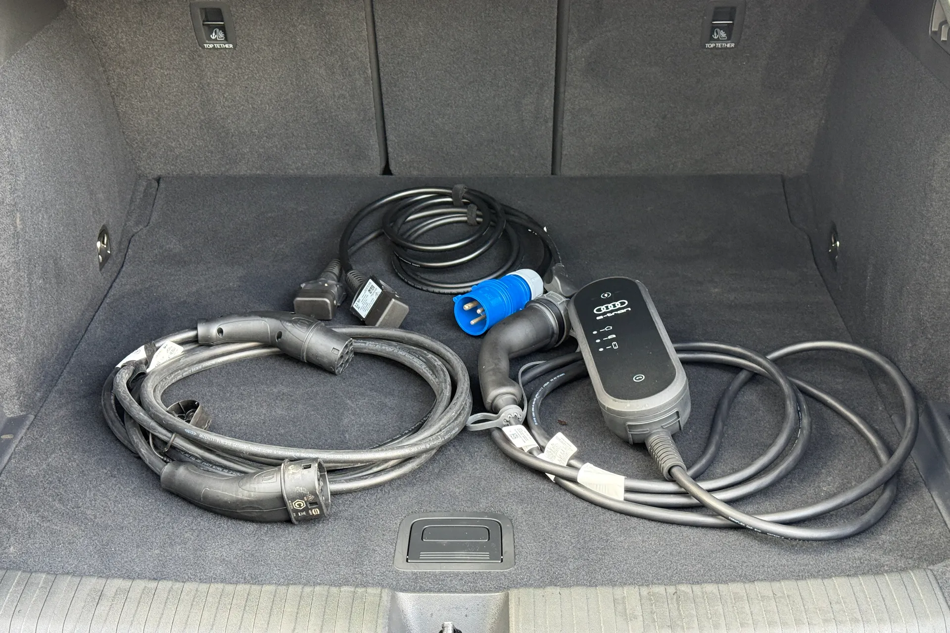 Audi Q6 thumbnail image number 37