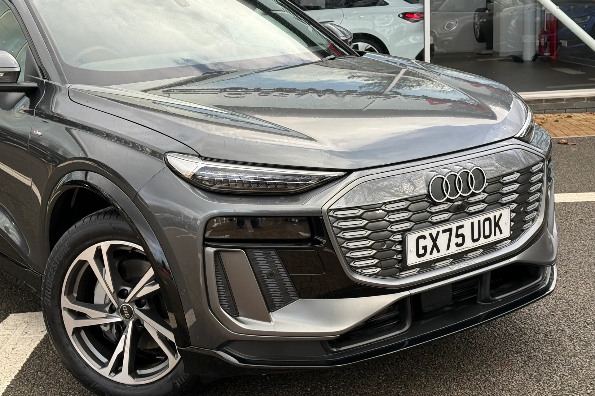 Audi Q6 thumbnail image number 24