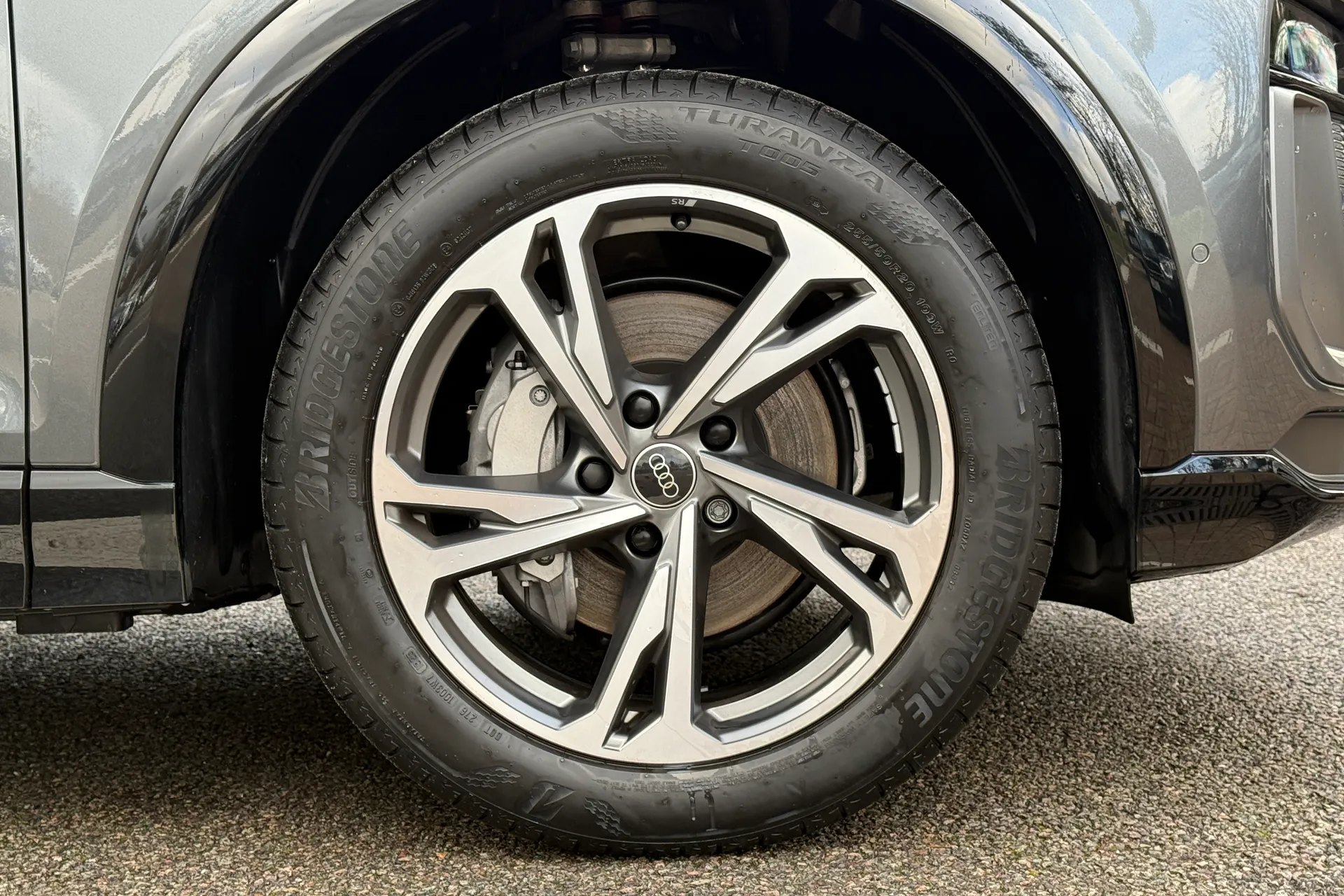 Audi Q6 thumbnail image number 25