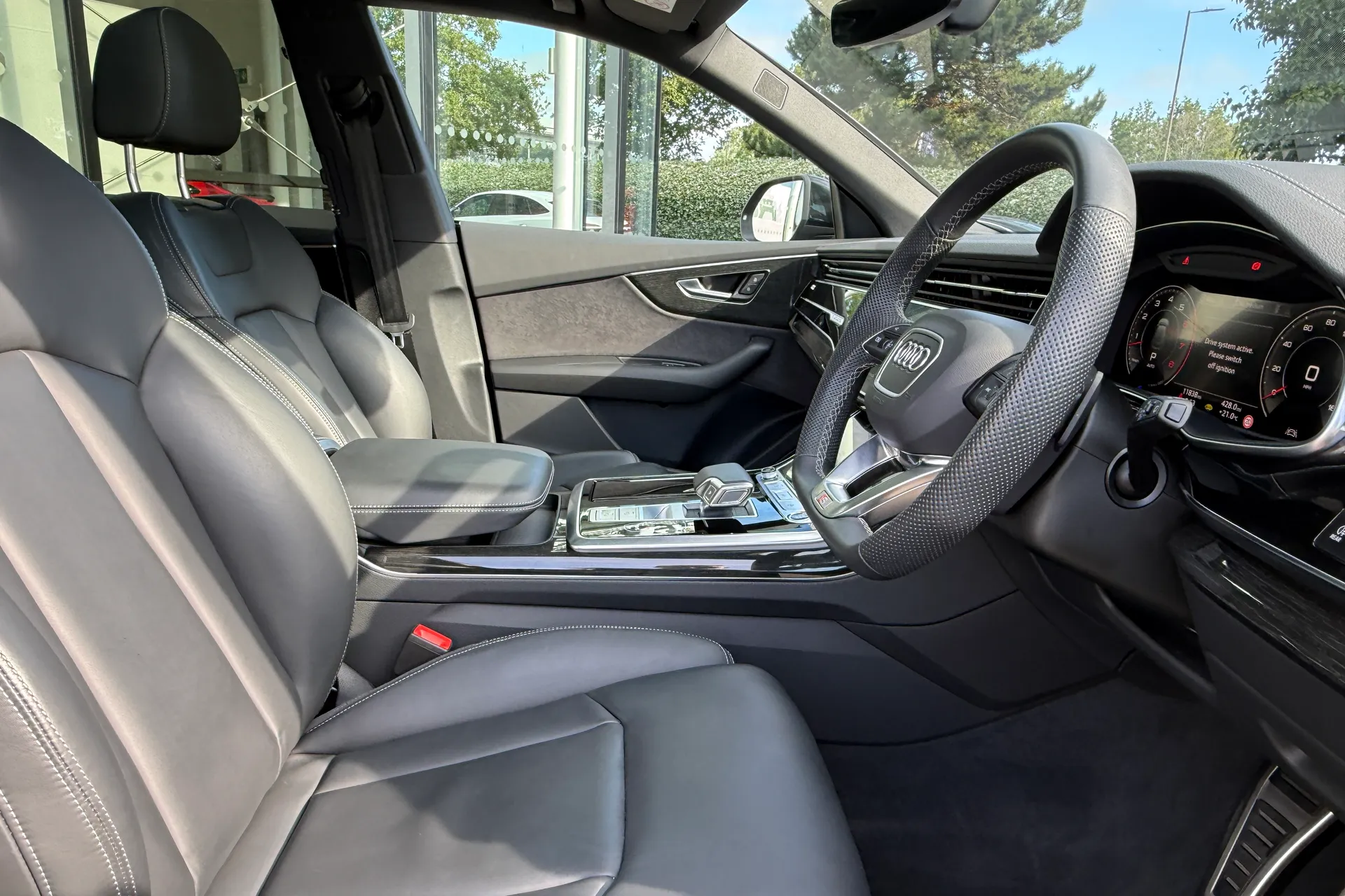 Audi Q8 thumbnail image number 34